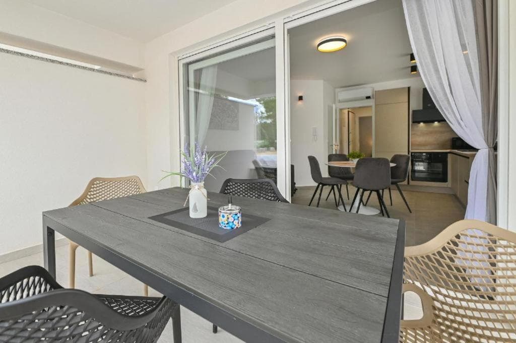 Apartment Break 4 mit Terrasse und pool in Novalja Ansicht 4