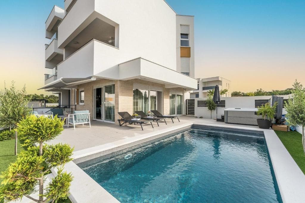 Luxus Apartment Sun mit privatem Pool Ansicht 2
