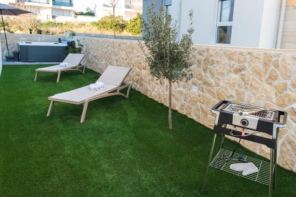Mare B 6 Apartment mit Whirlpool in Novalja Ansicht 2