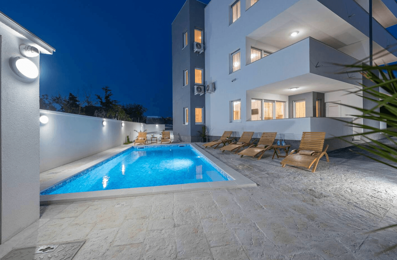 Villa Mel-Mari 6 Apartment mit Pool in Novalja