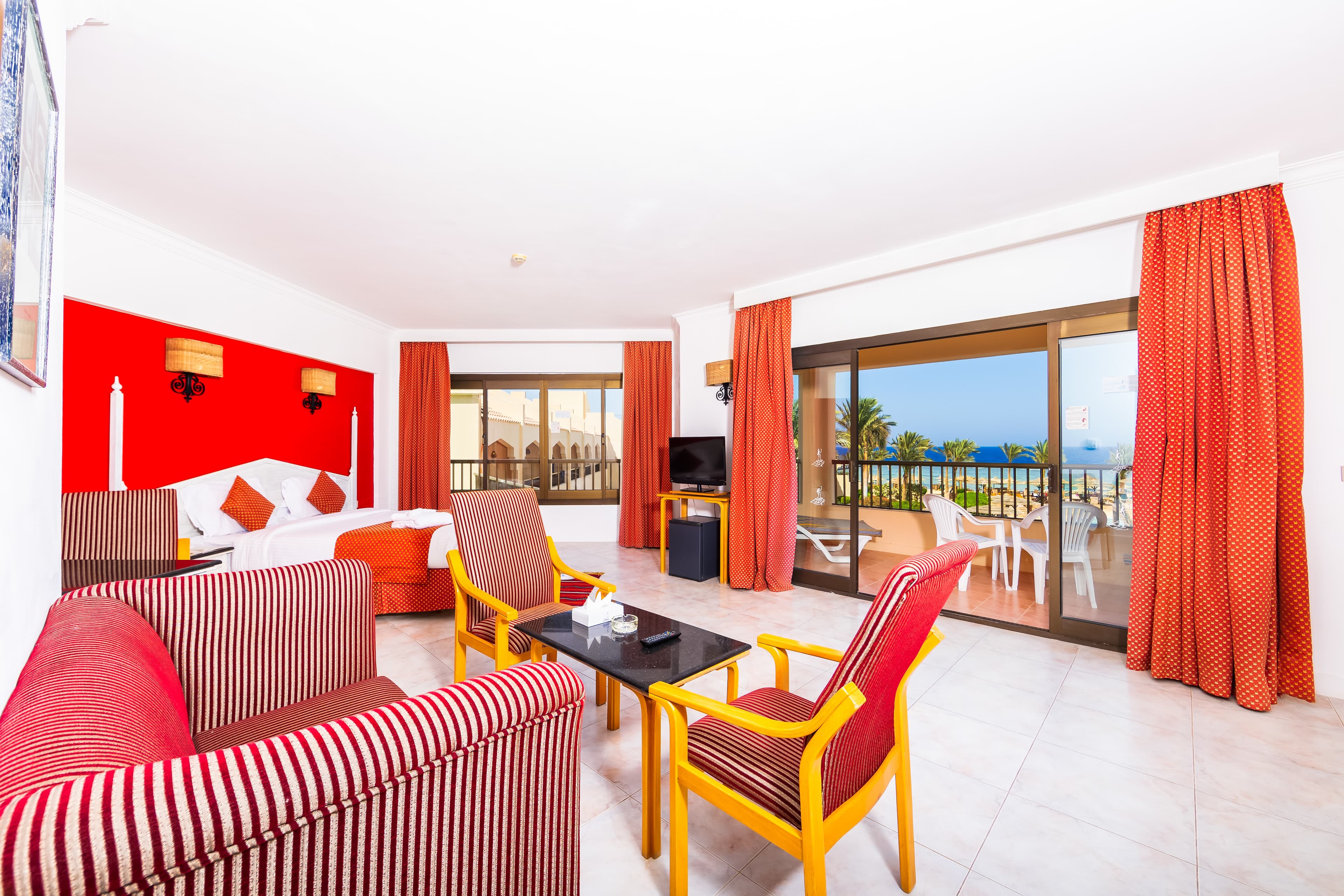 Flamenco Beach & Resort Ansicht 6