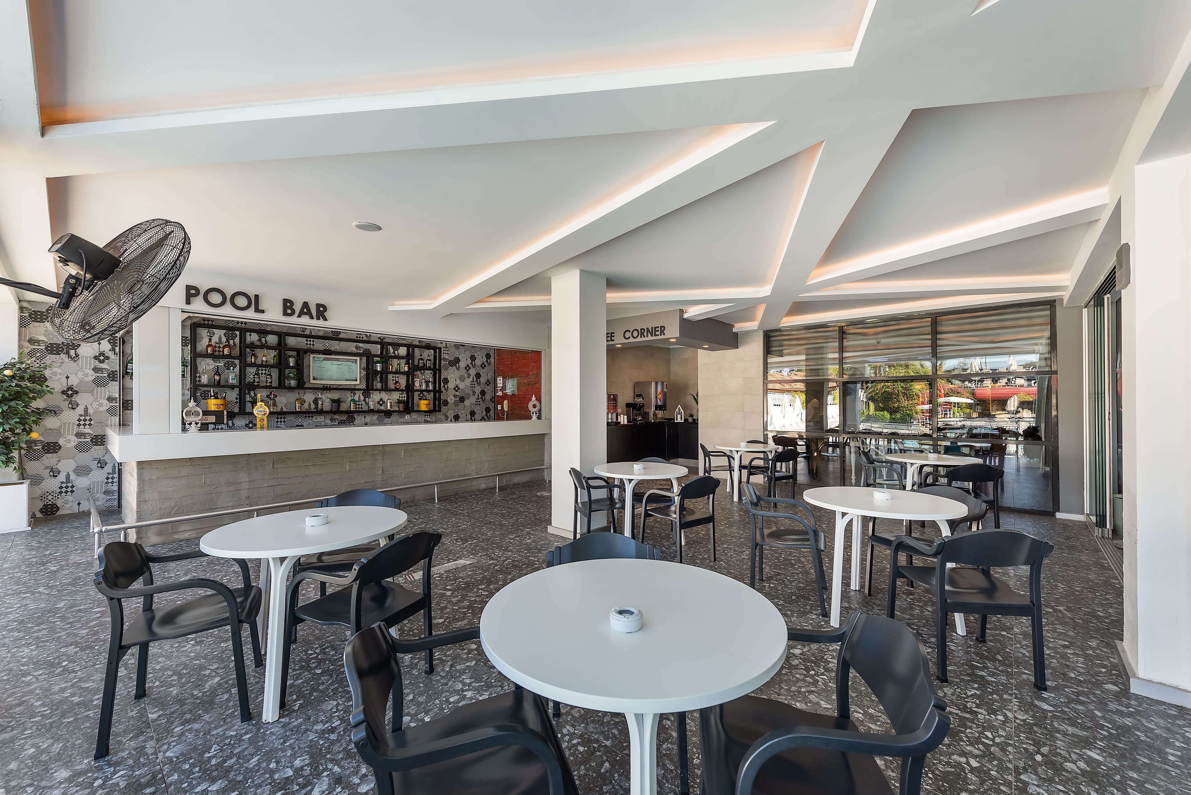 White City Beach Hotel Ansicht 8