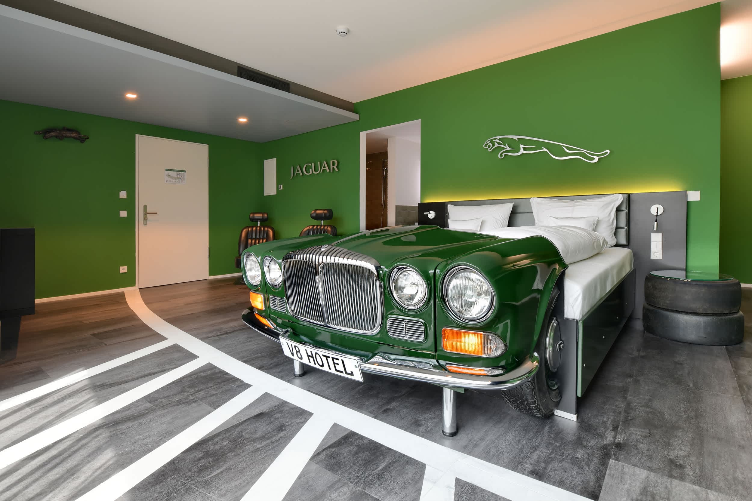 V8 Hotel Classic Motorworld Region Stuttgart Ansicht 4