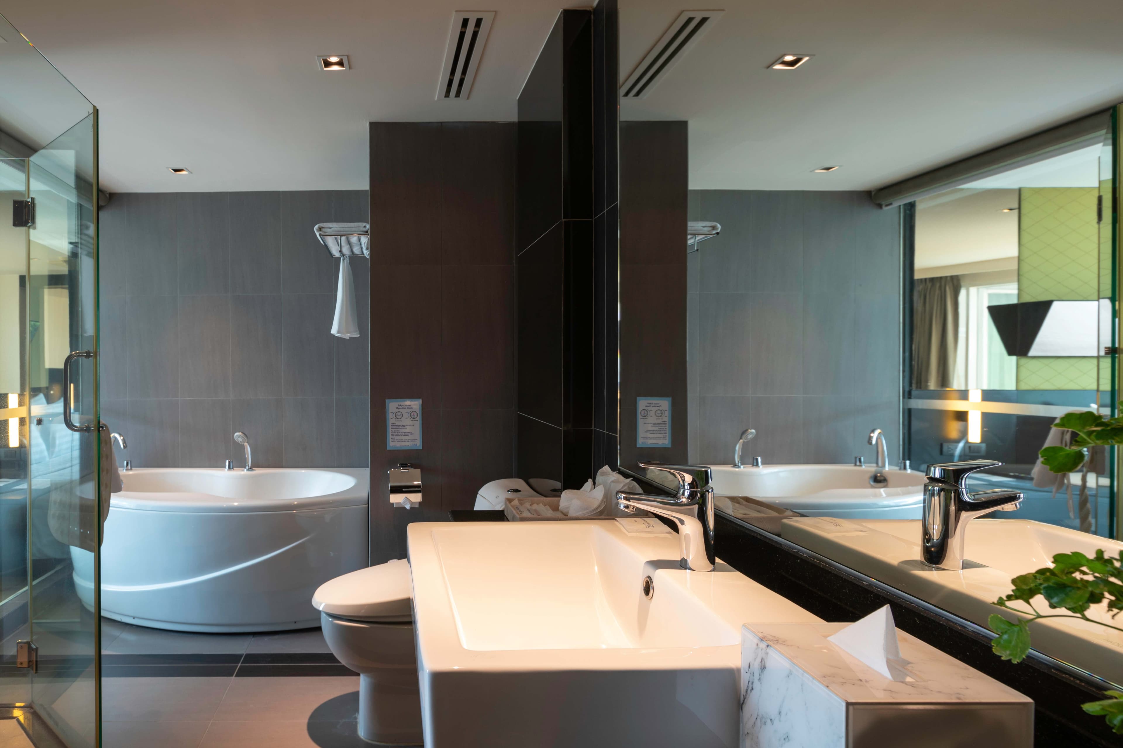 Hotel Golden Tulip Mandison Suites Ansicht 3