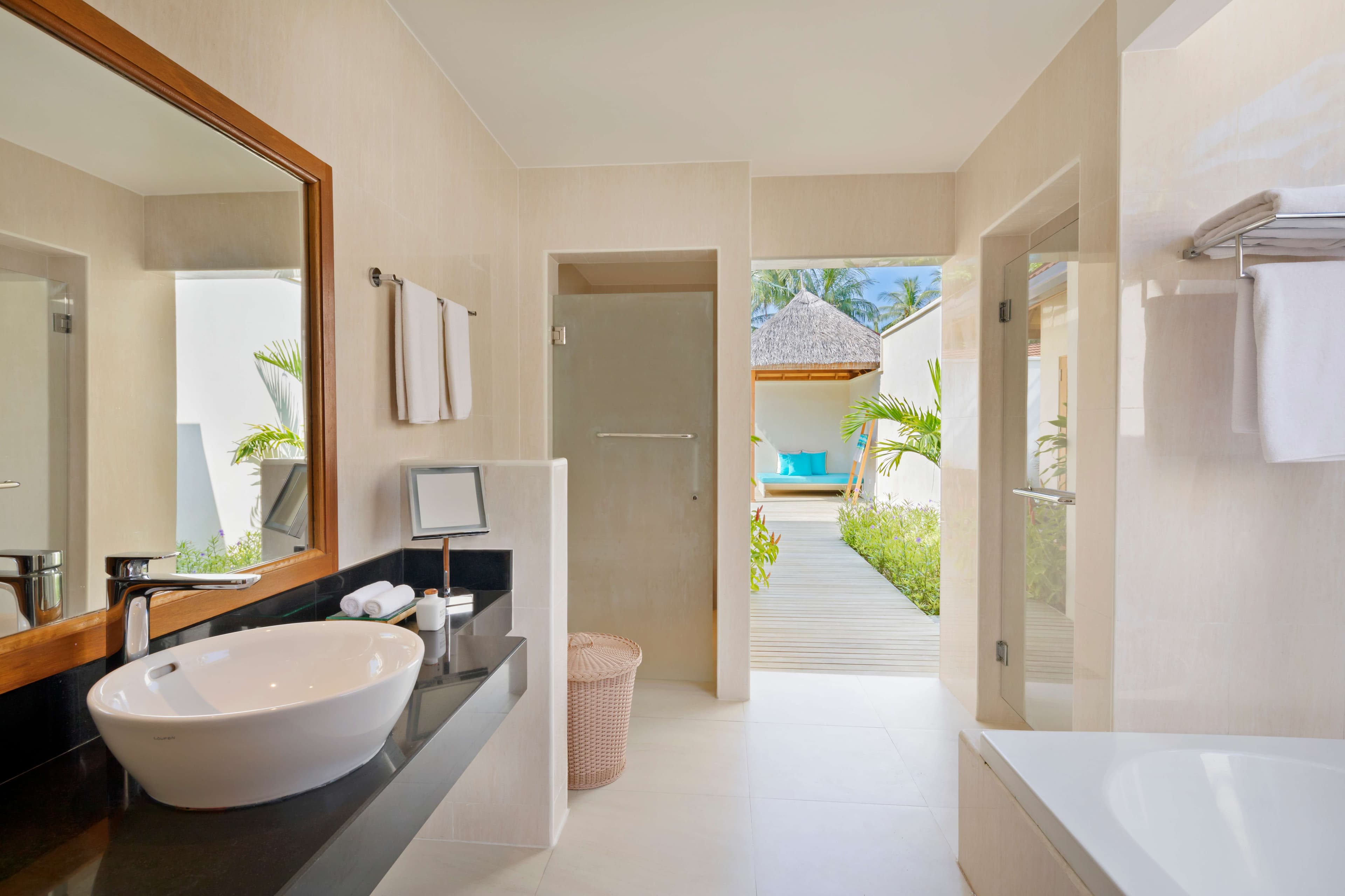 Niva Kurumba Maldives Ansicht 6