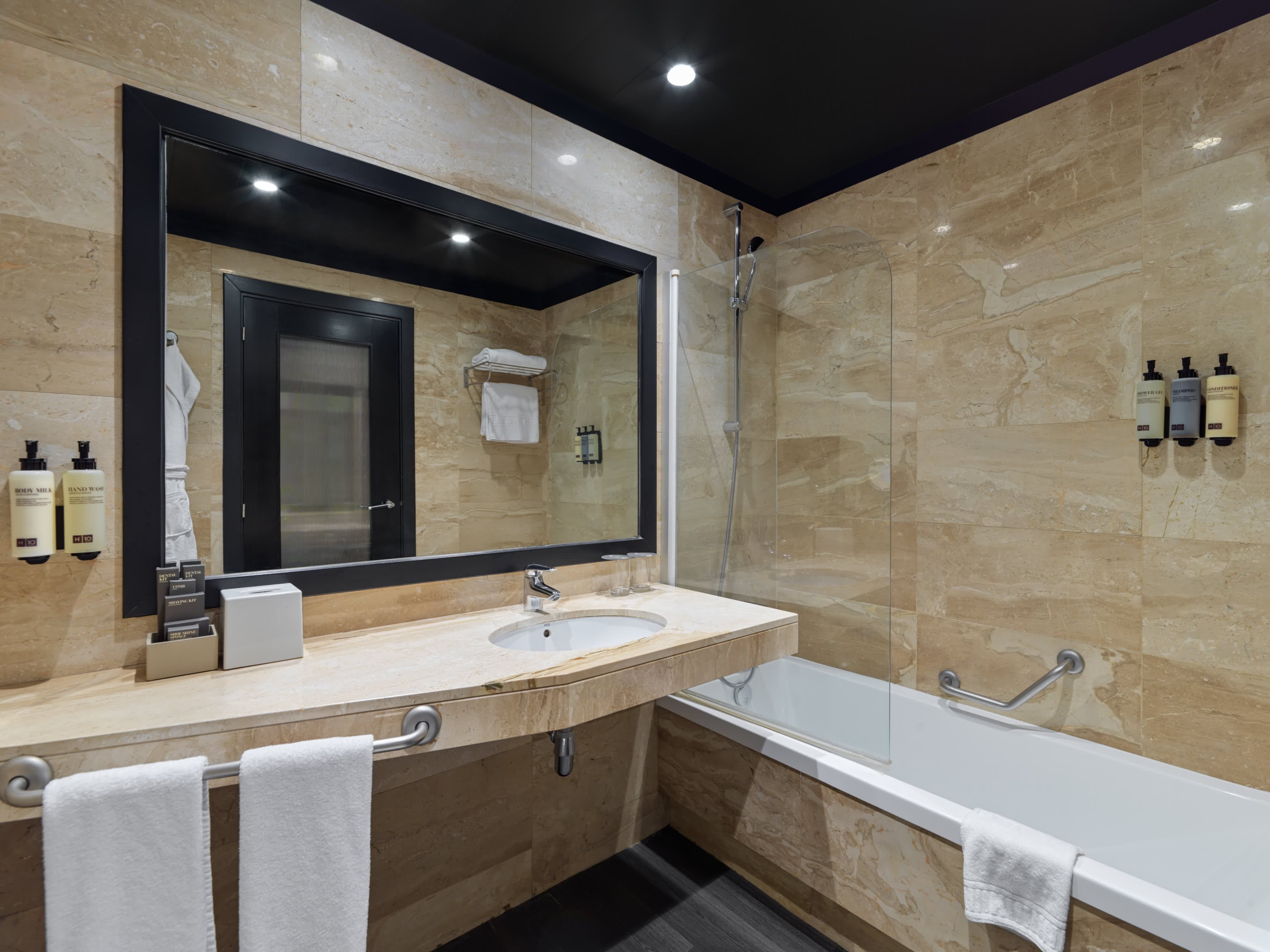 H10 Marina Barcelona Ansicht 4