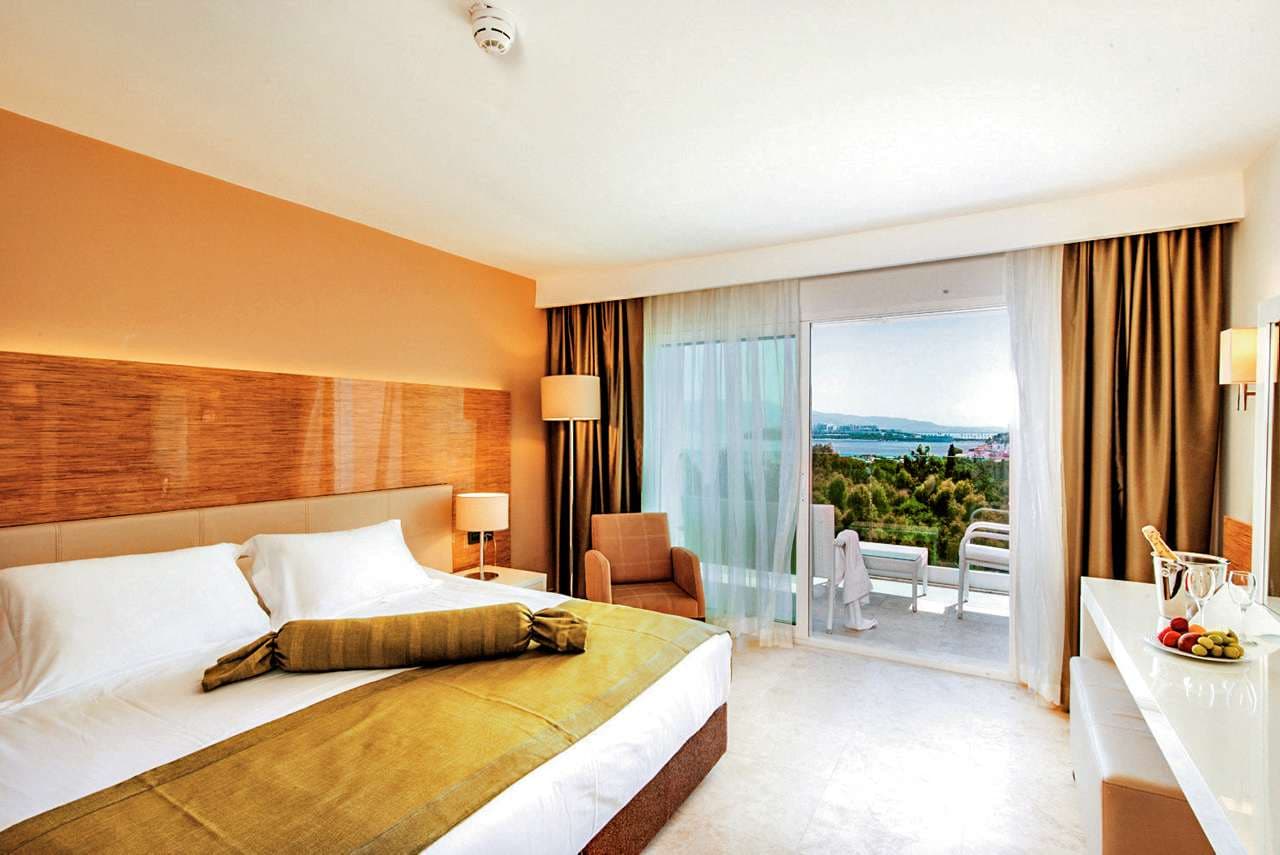 Bellazure Hotel Ansicht 4