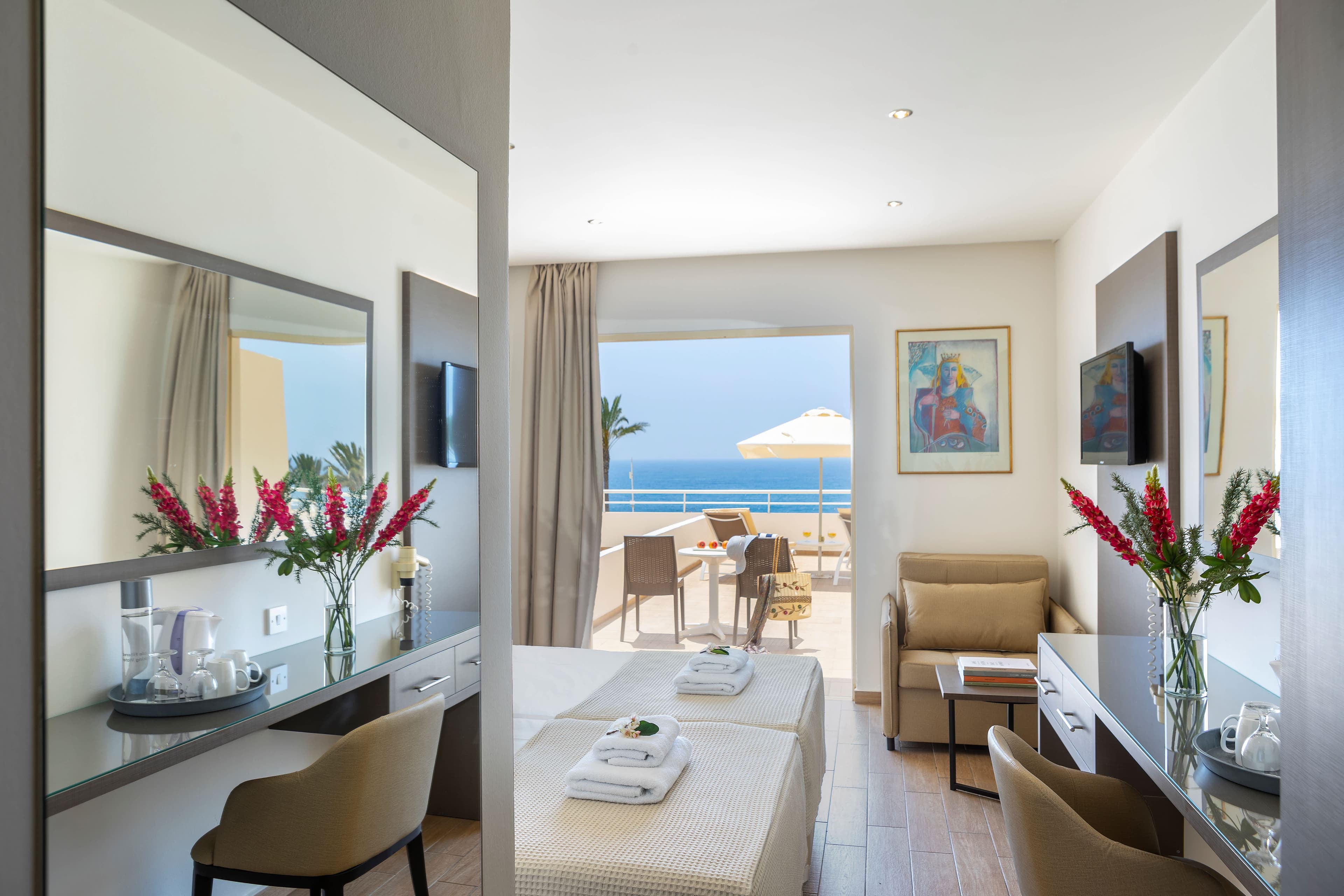 Queen's Bay Hotel