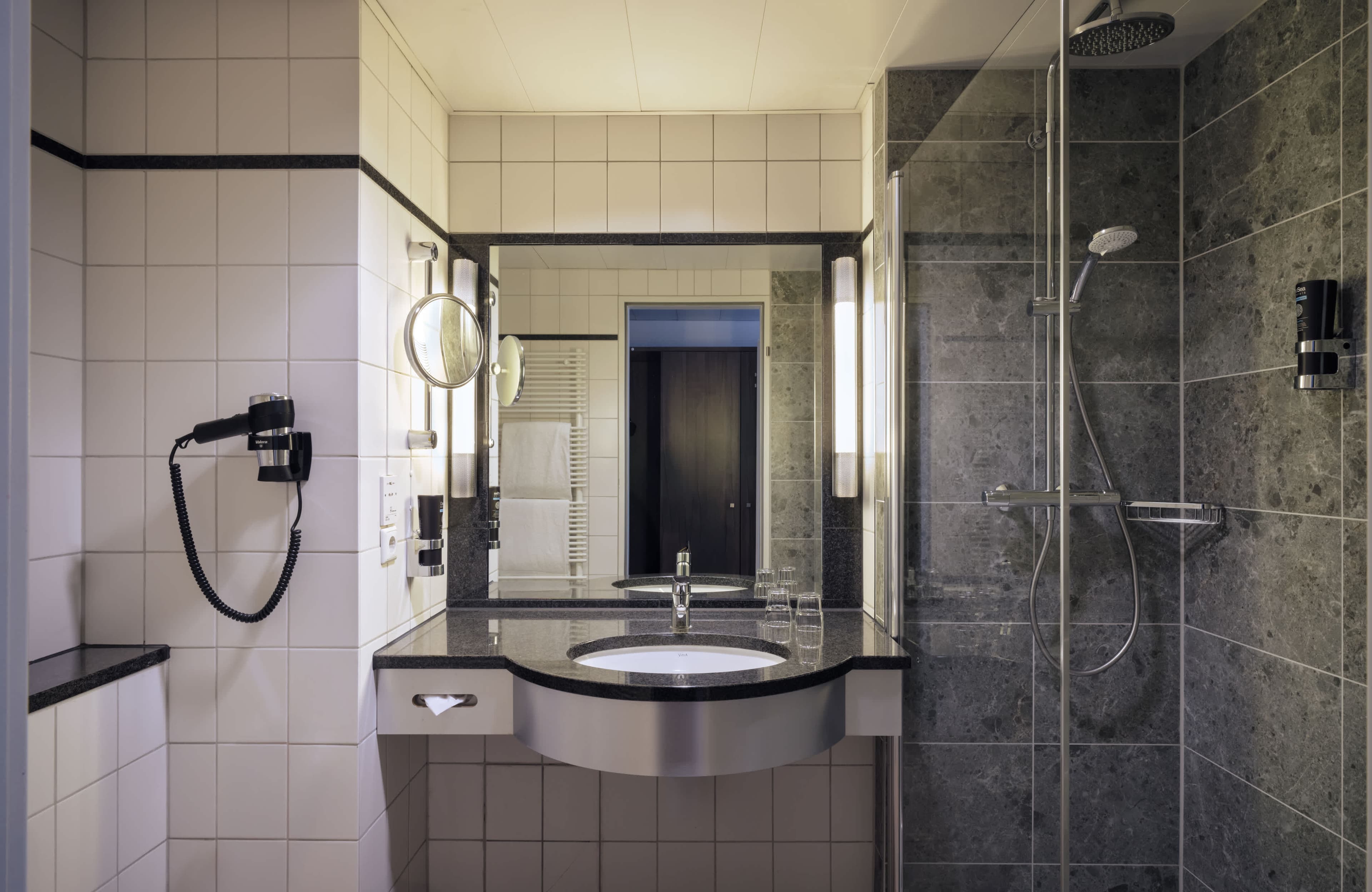 Leonardo Royal Hotel Düsseldorf Königsallee Ansicht 9