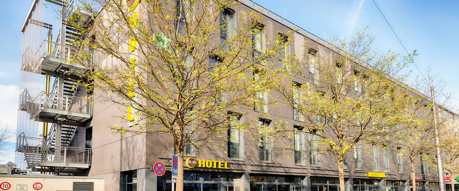 B&B Hotel München-Moosach Ansicht 2