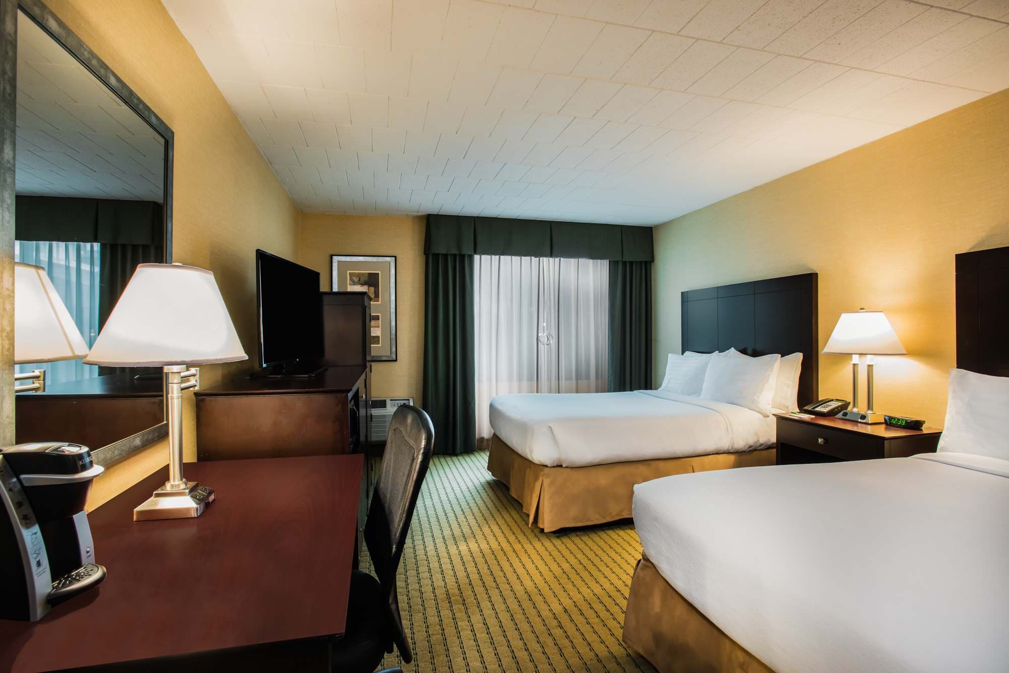 Holiday Inn Hasbrouck Heights Ansicht 3