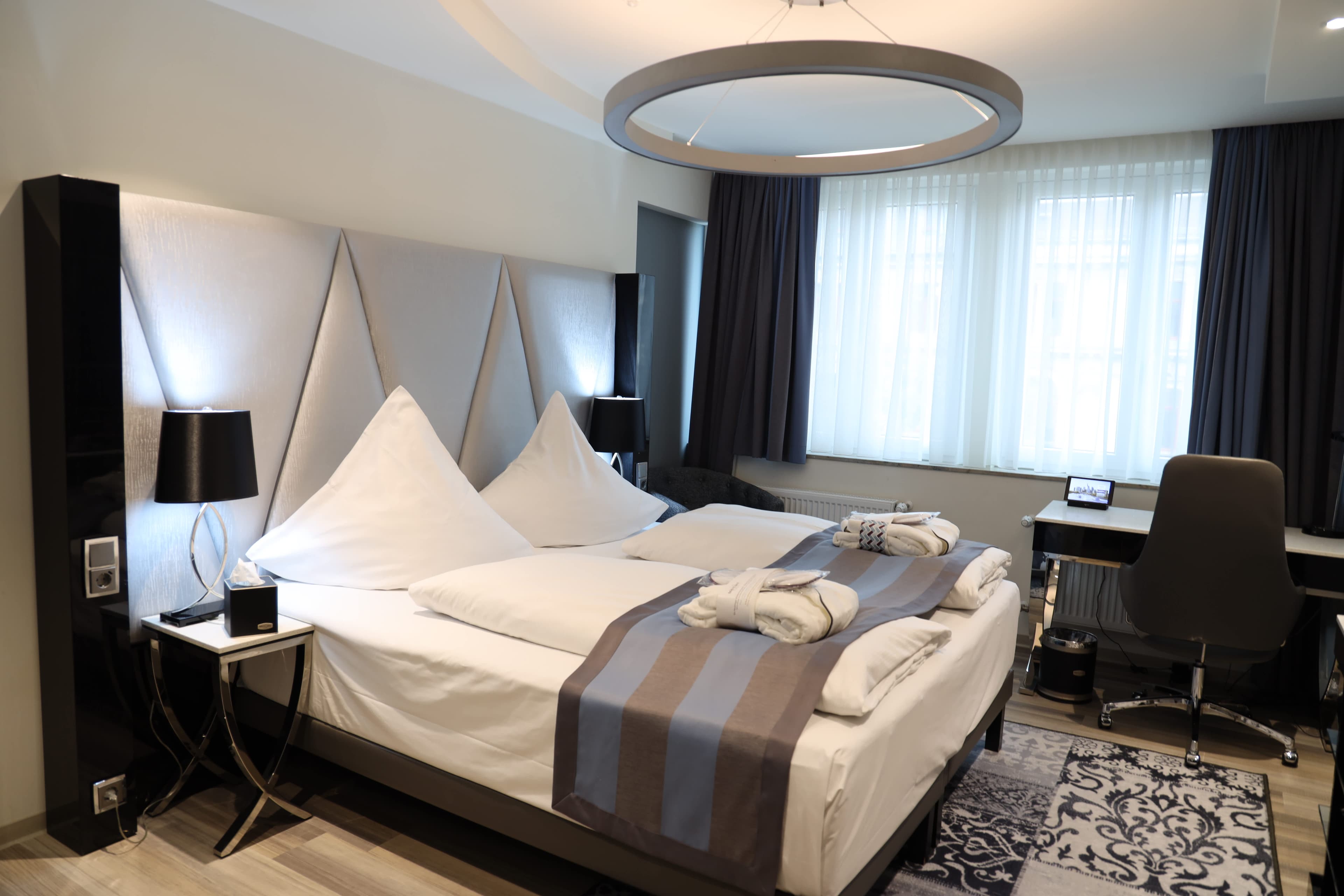 Mercure Hotel Kaiserhof Frankfurt City Center Ansicht 6
