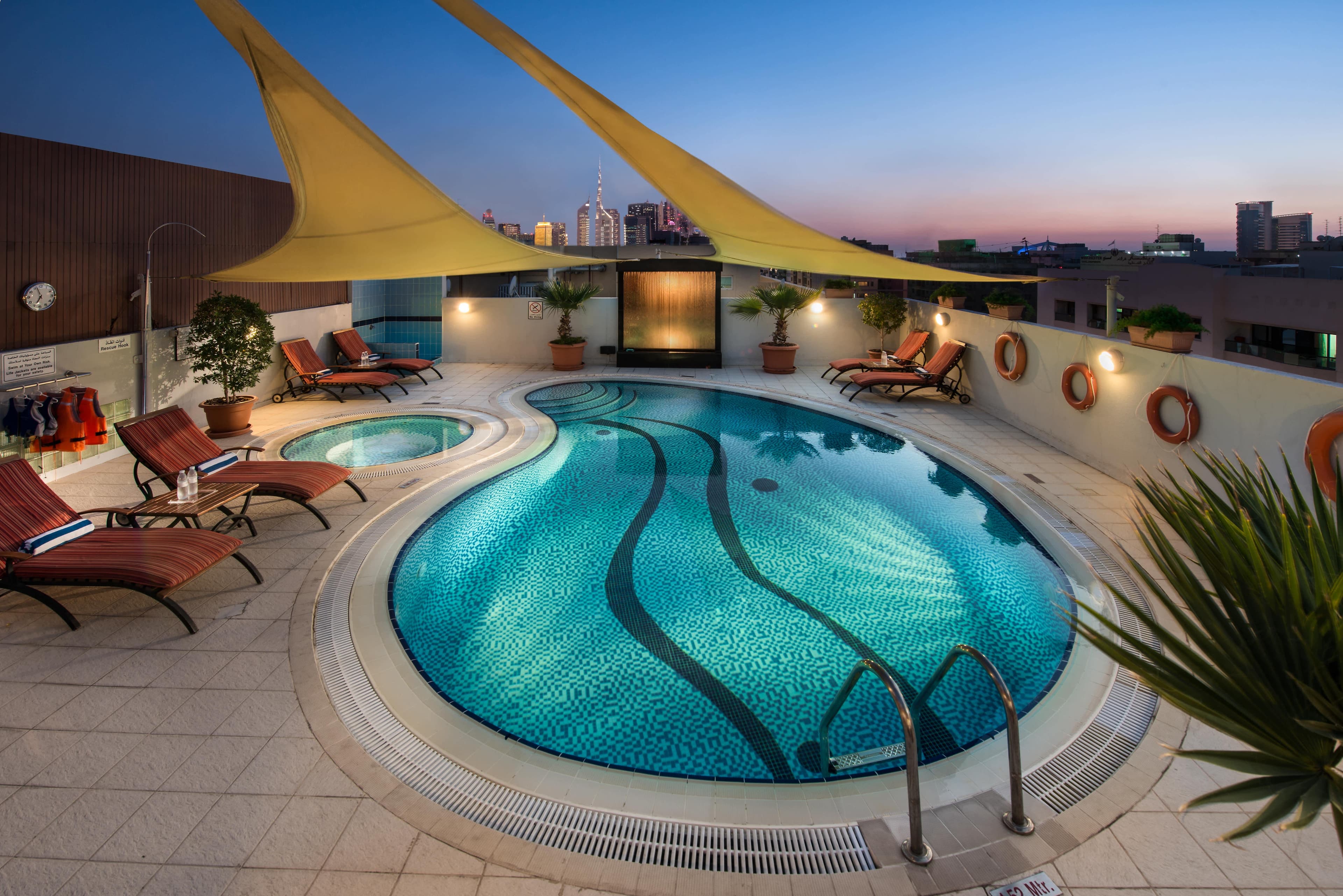 Savoy Suites Hotel Apartments Ansicht 6
