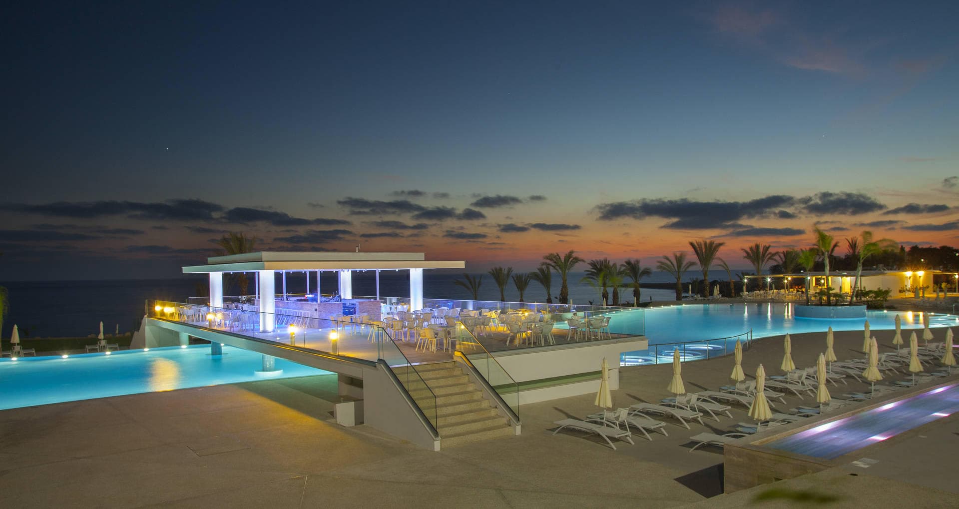 King Evelthon Beach Hotel & Resort