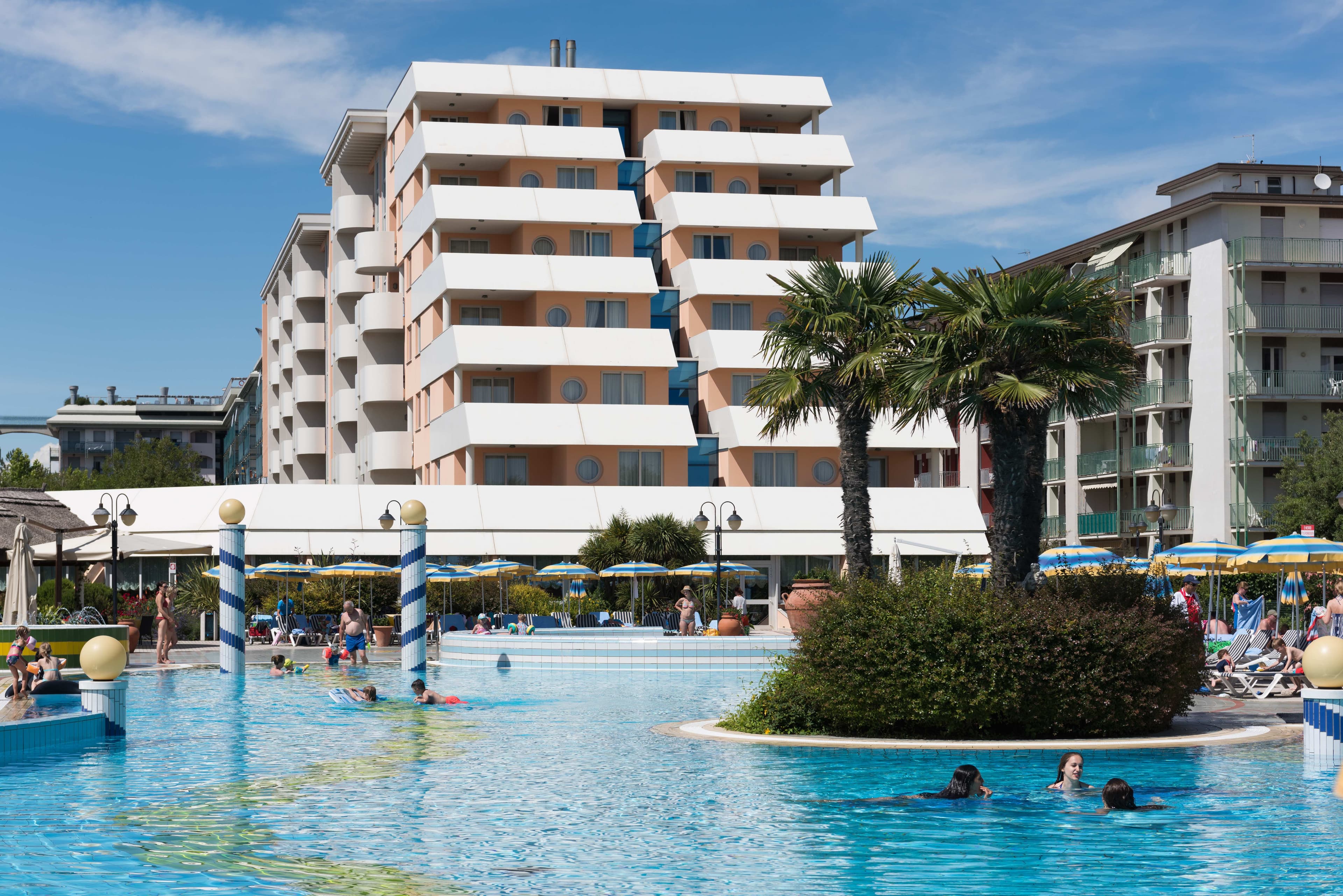 Aparthotel Holiday Ansicht 2