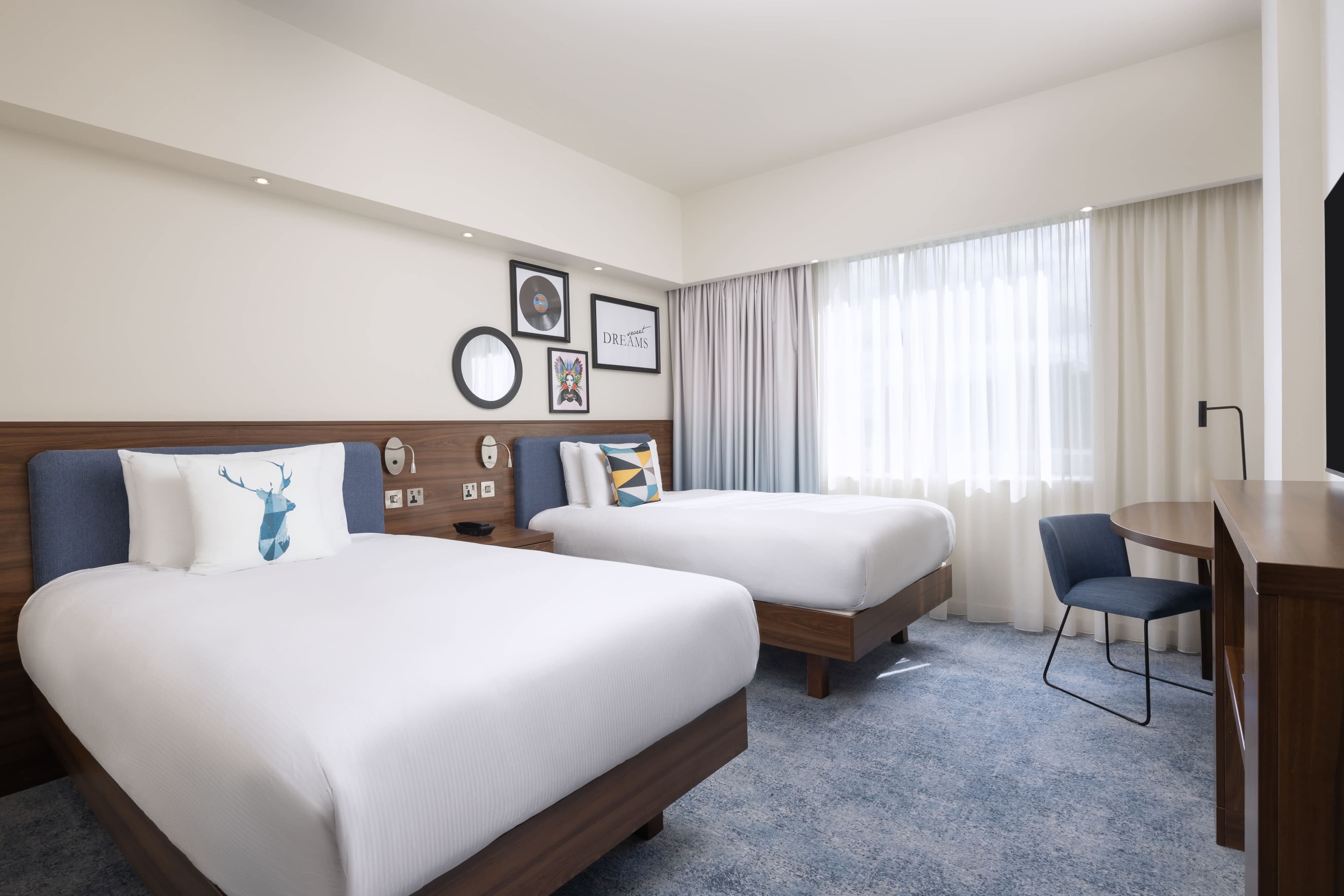 Hampton by Hilton London Gatwick Airport Ansicht 8