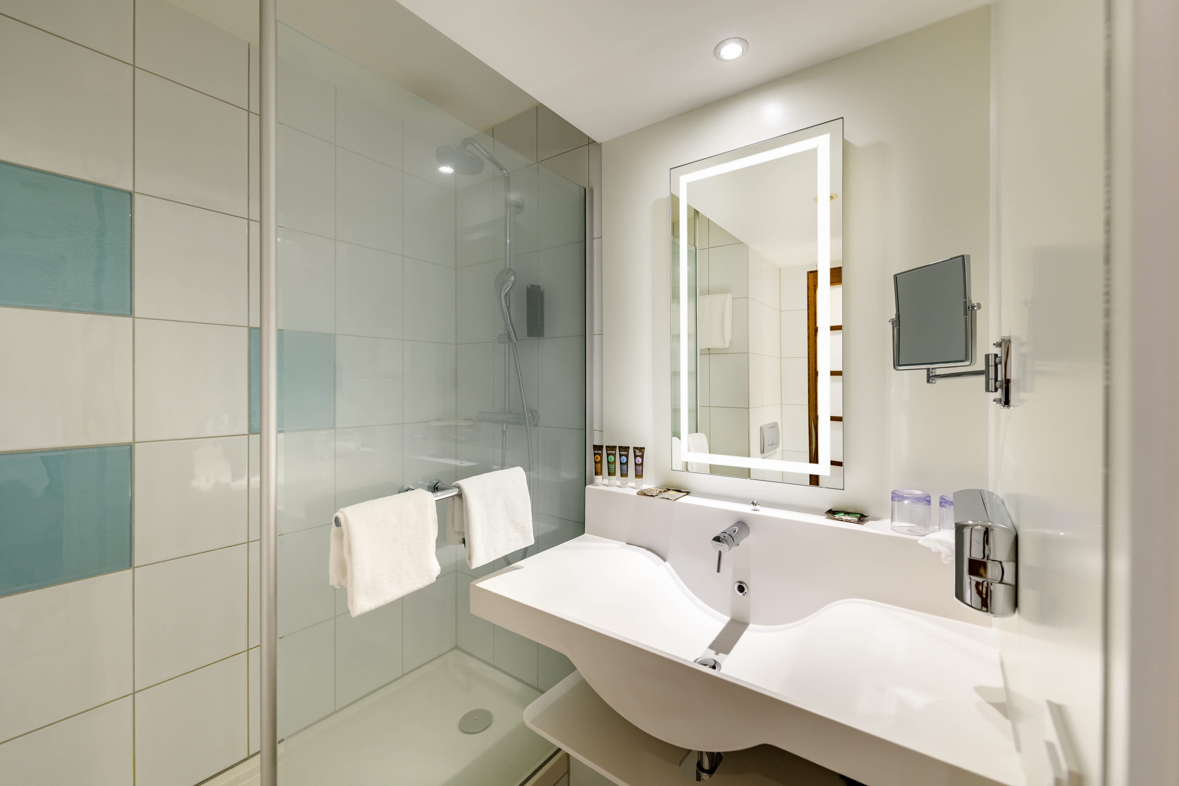 Hotel Novotel Zürich City West Ansicht 8