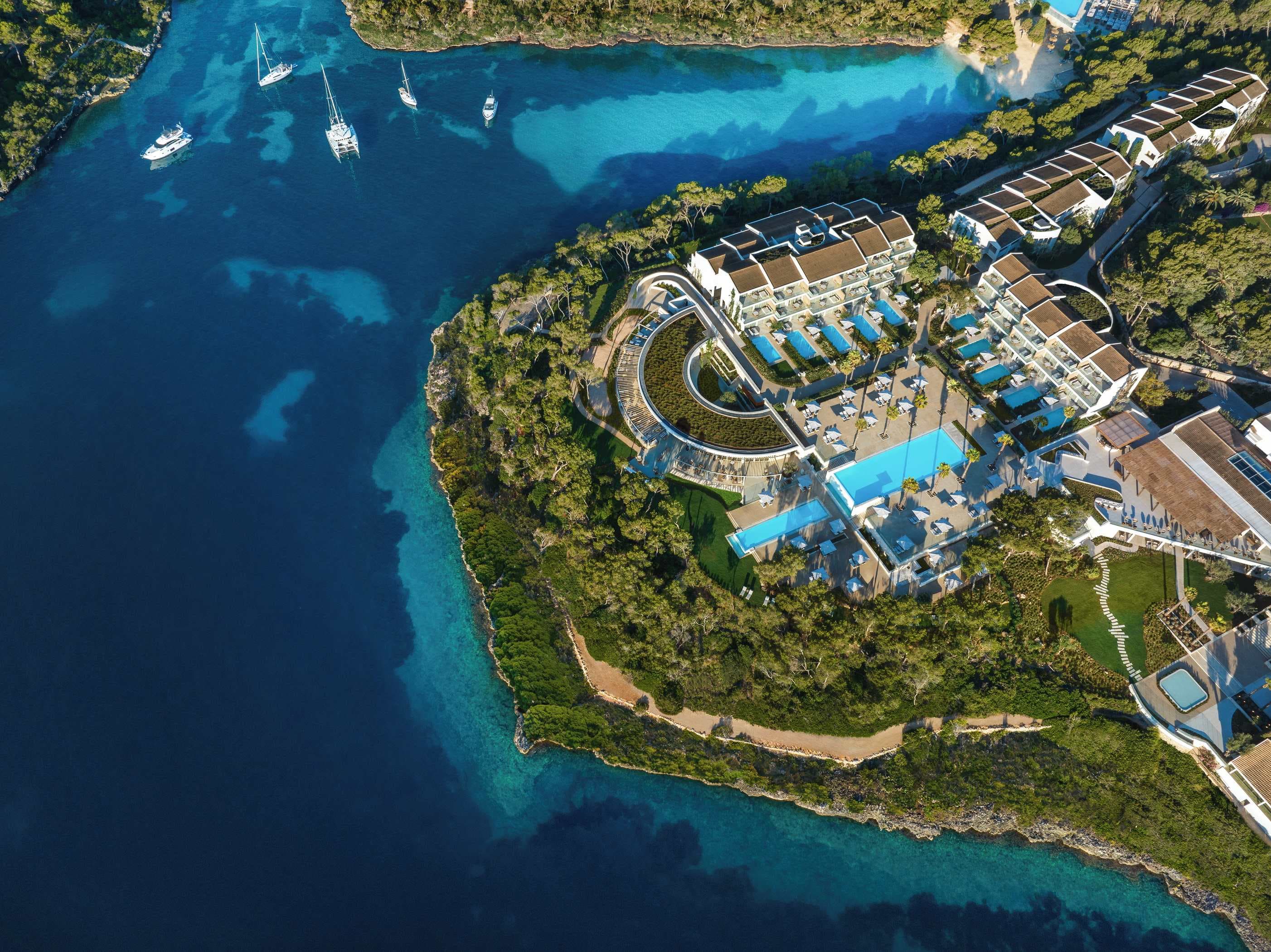 Ikos Porto Petro