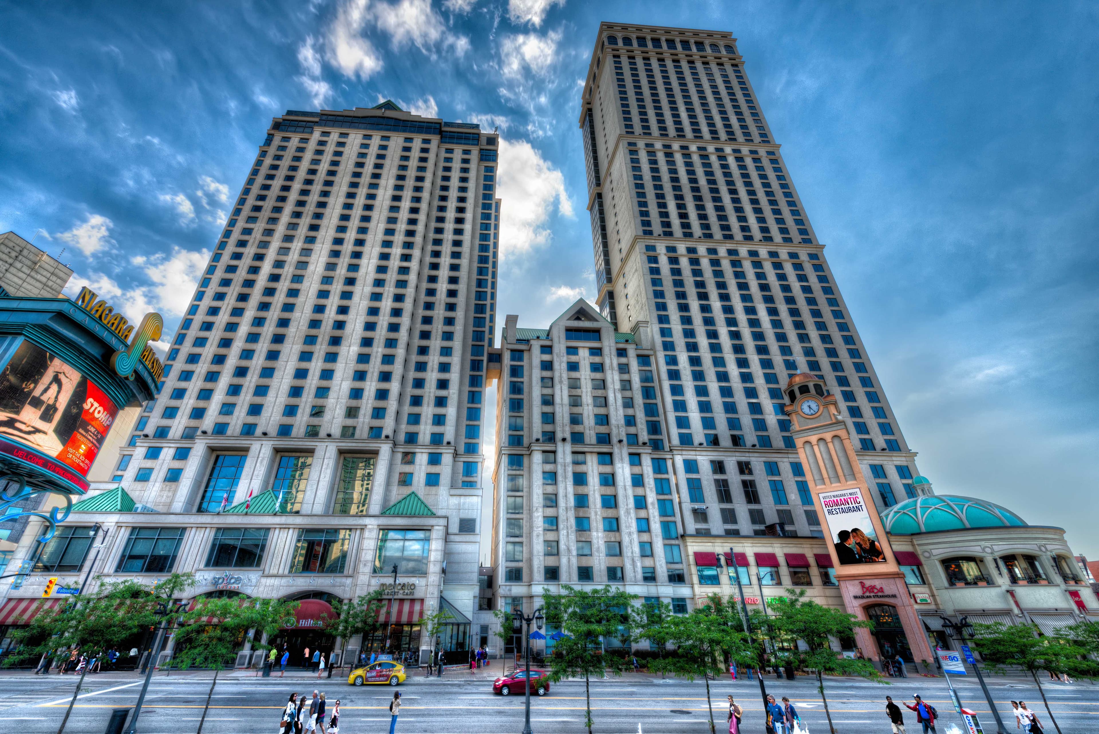 Hilton Niagara Falls / Fallsview Hotel & Suites Ansicht 2