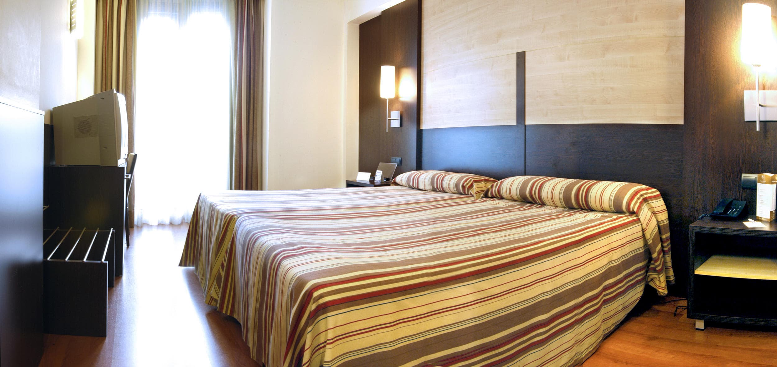 Hotel Catalonia Sagrada Familia Ansicht 4