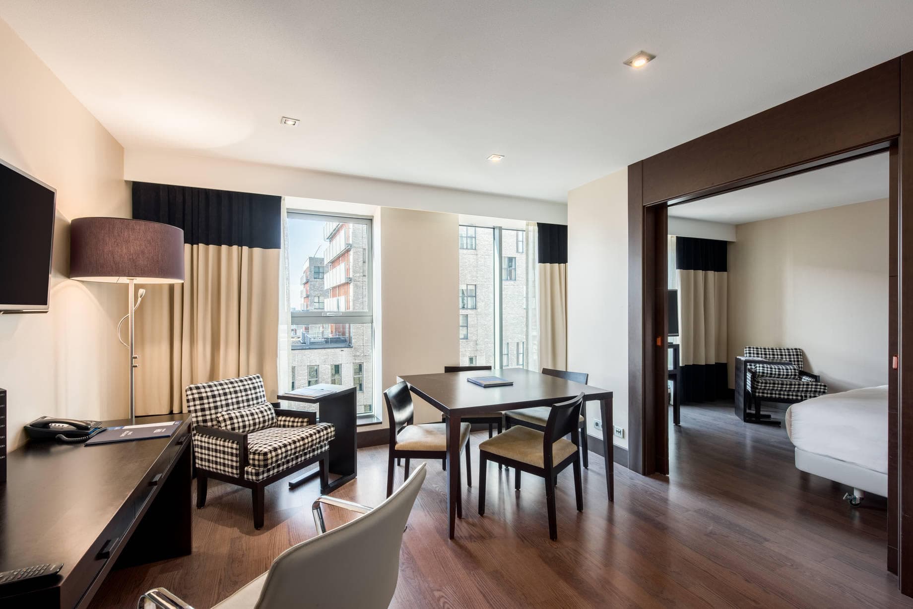 Hotel NH Den Haag Ansicht 4