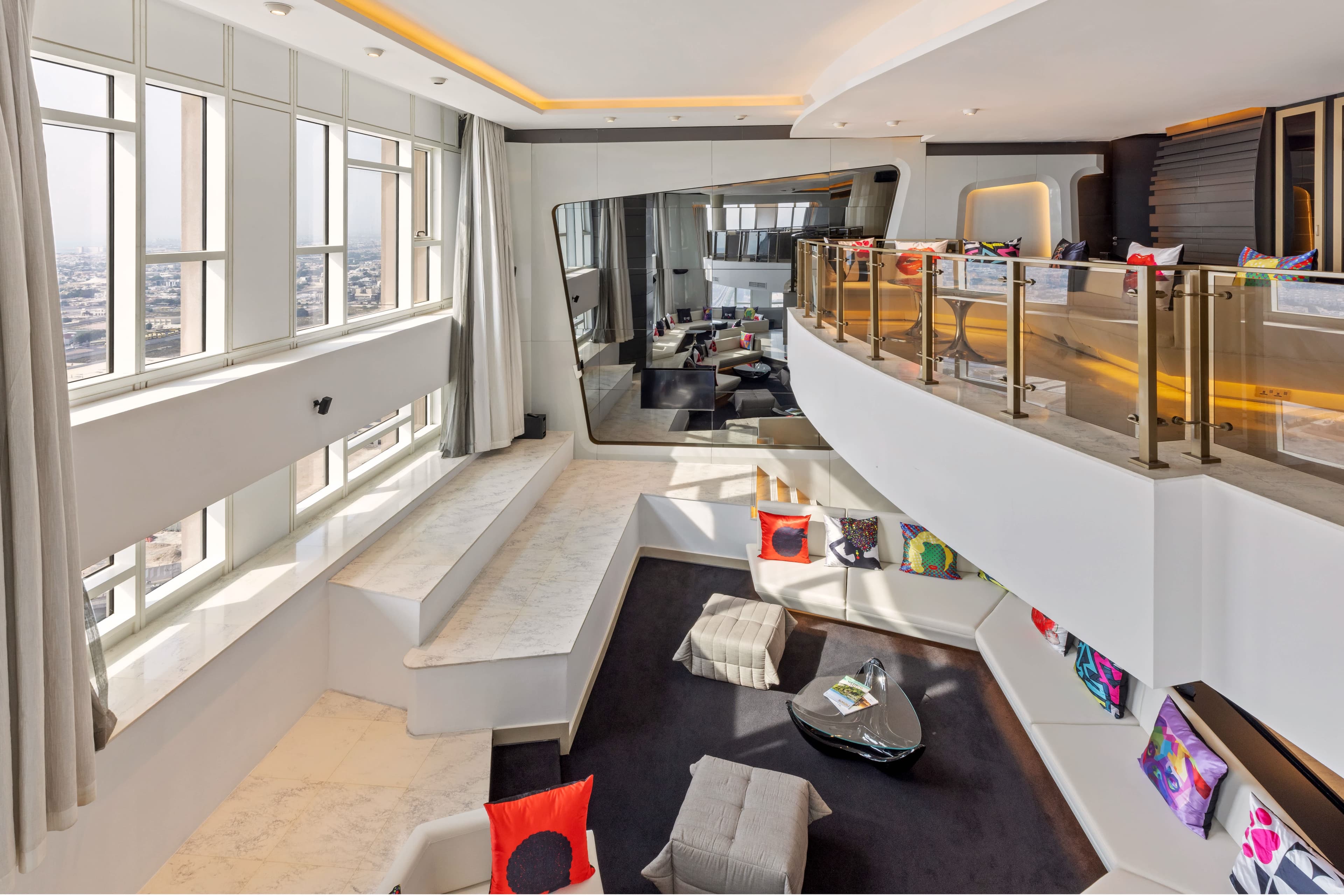 V Hotel Dubai, Curio Collection by Hilton Ansicht 9