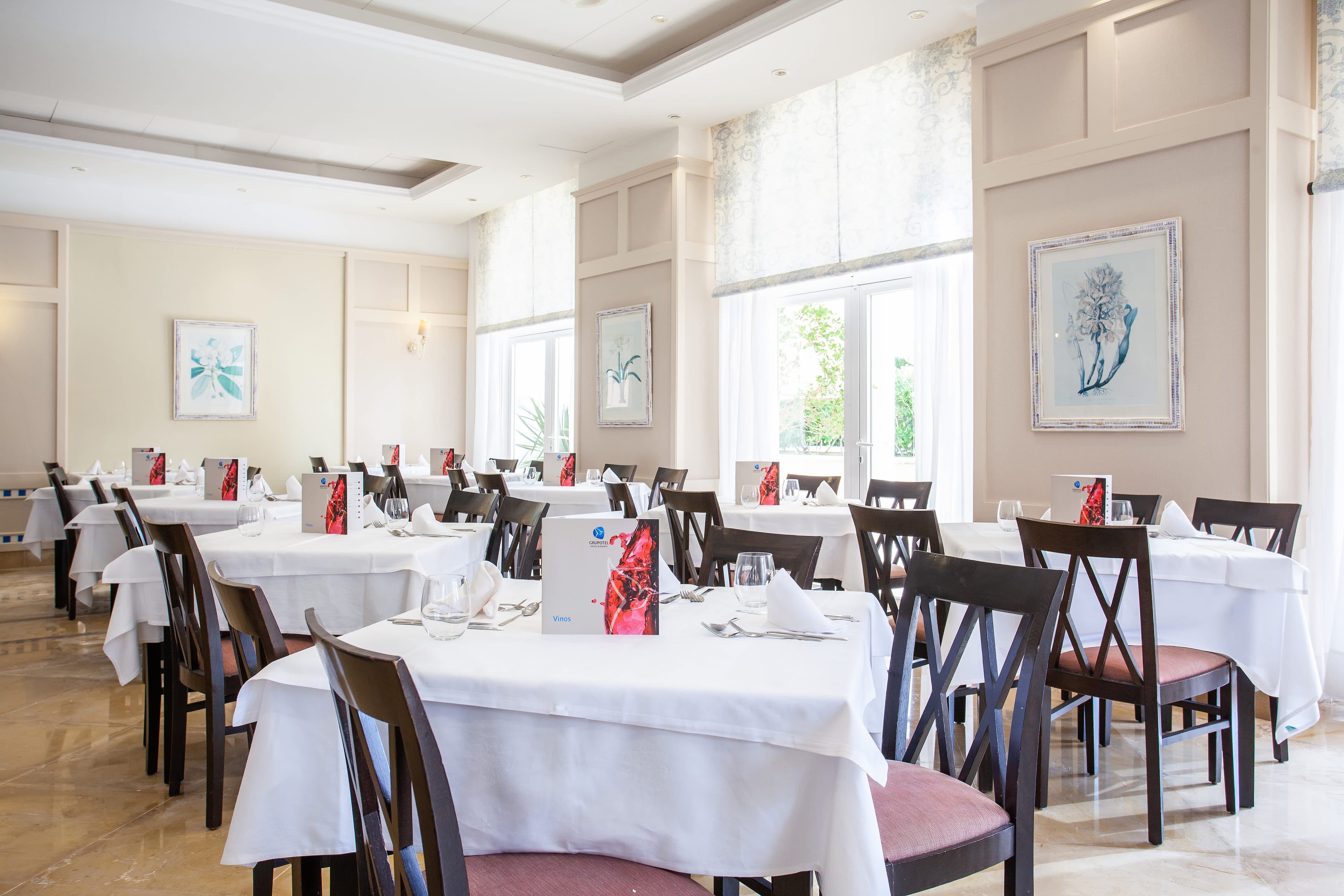 Grupotel Macarella Suites and Spa Ansicht 10