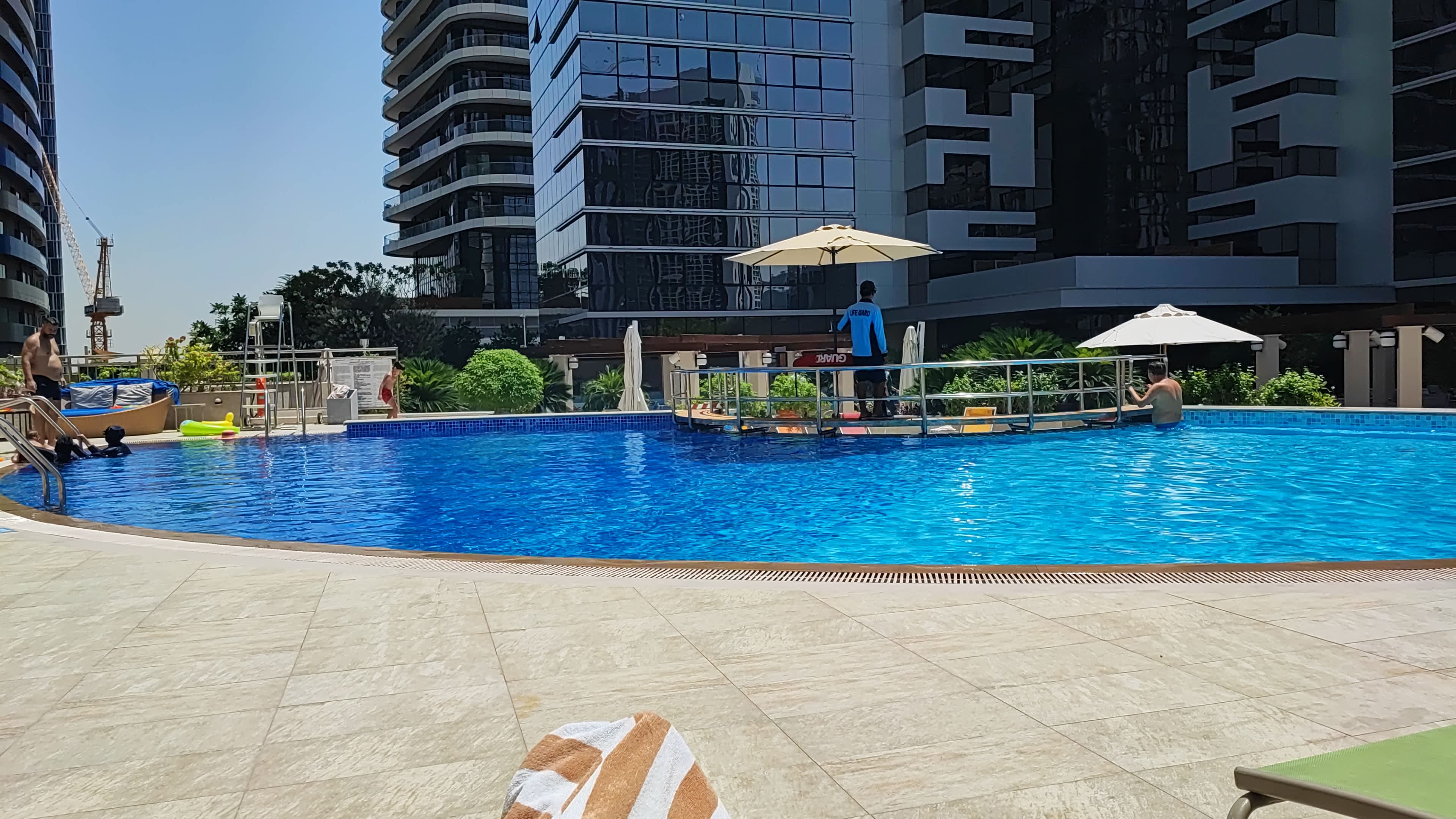 Mövenpick Hotel Apartments Downtown Dubai Ansicht 6