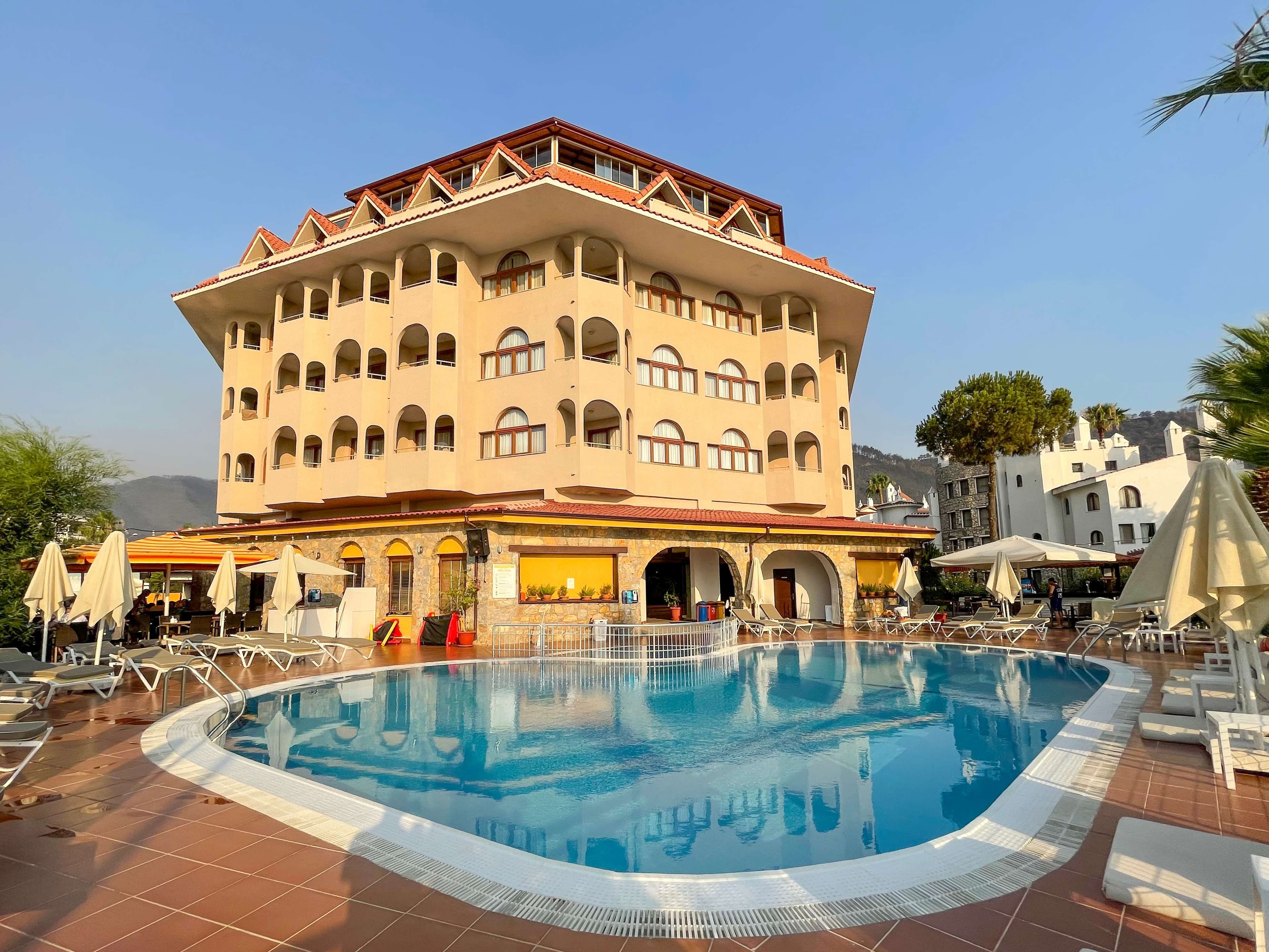 Fortuna Beach Hotel
