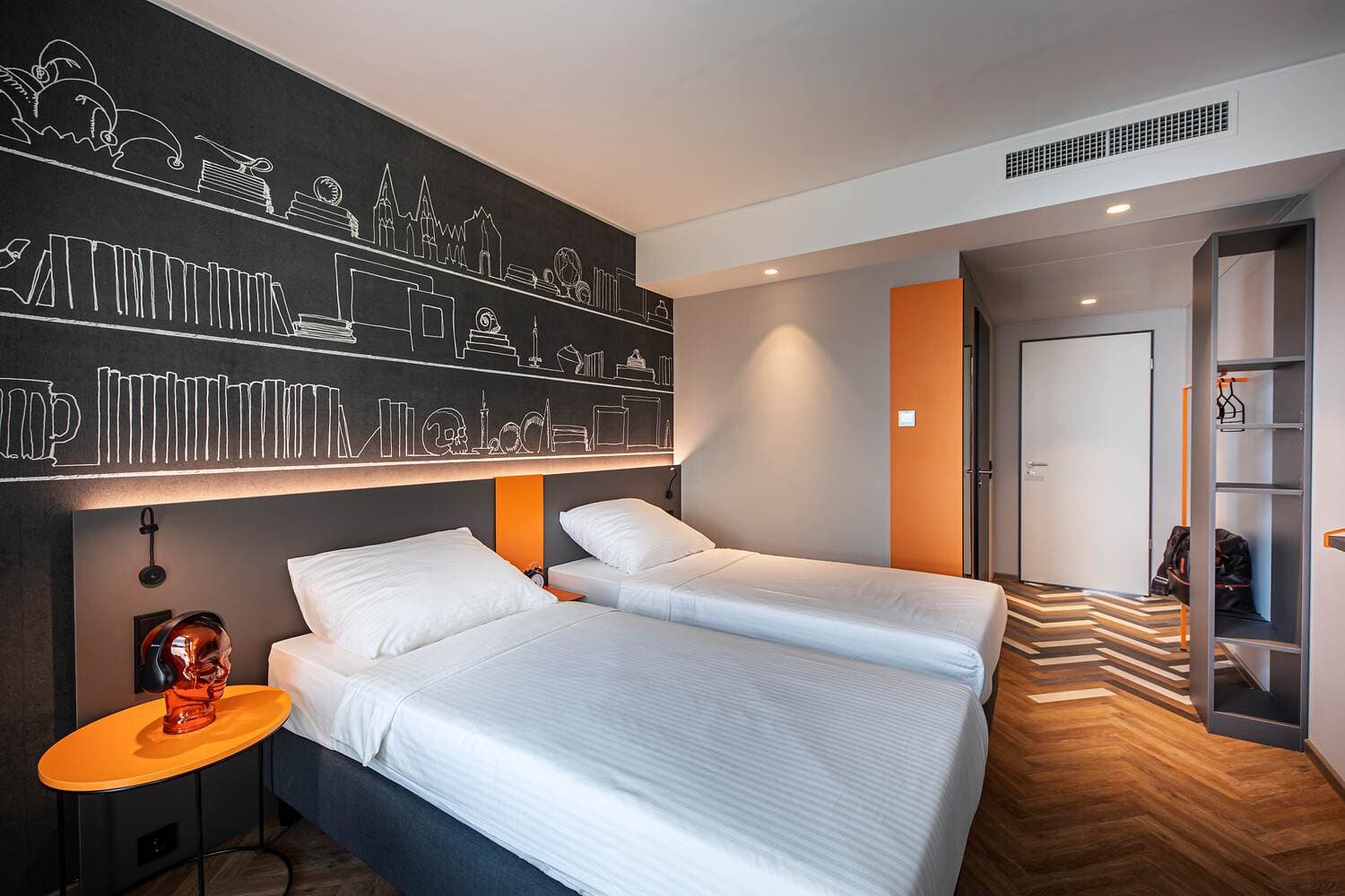 LOGINN Hotel Köln Airport Ansicht 6