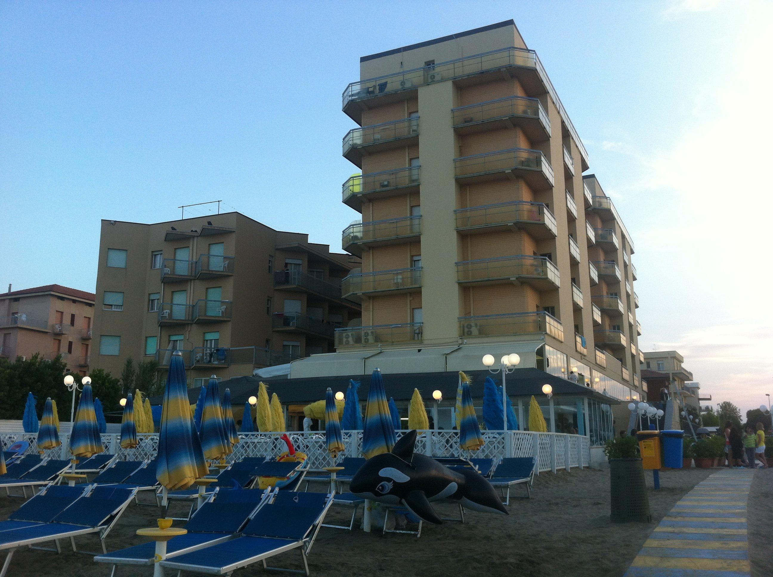 Club Hotel Bikini & Tropicana Ansicht 2