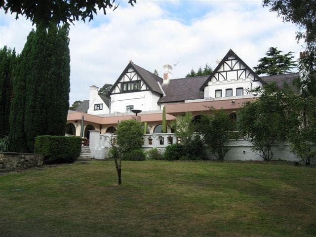 Hilton Cobham Ansicht 2