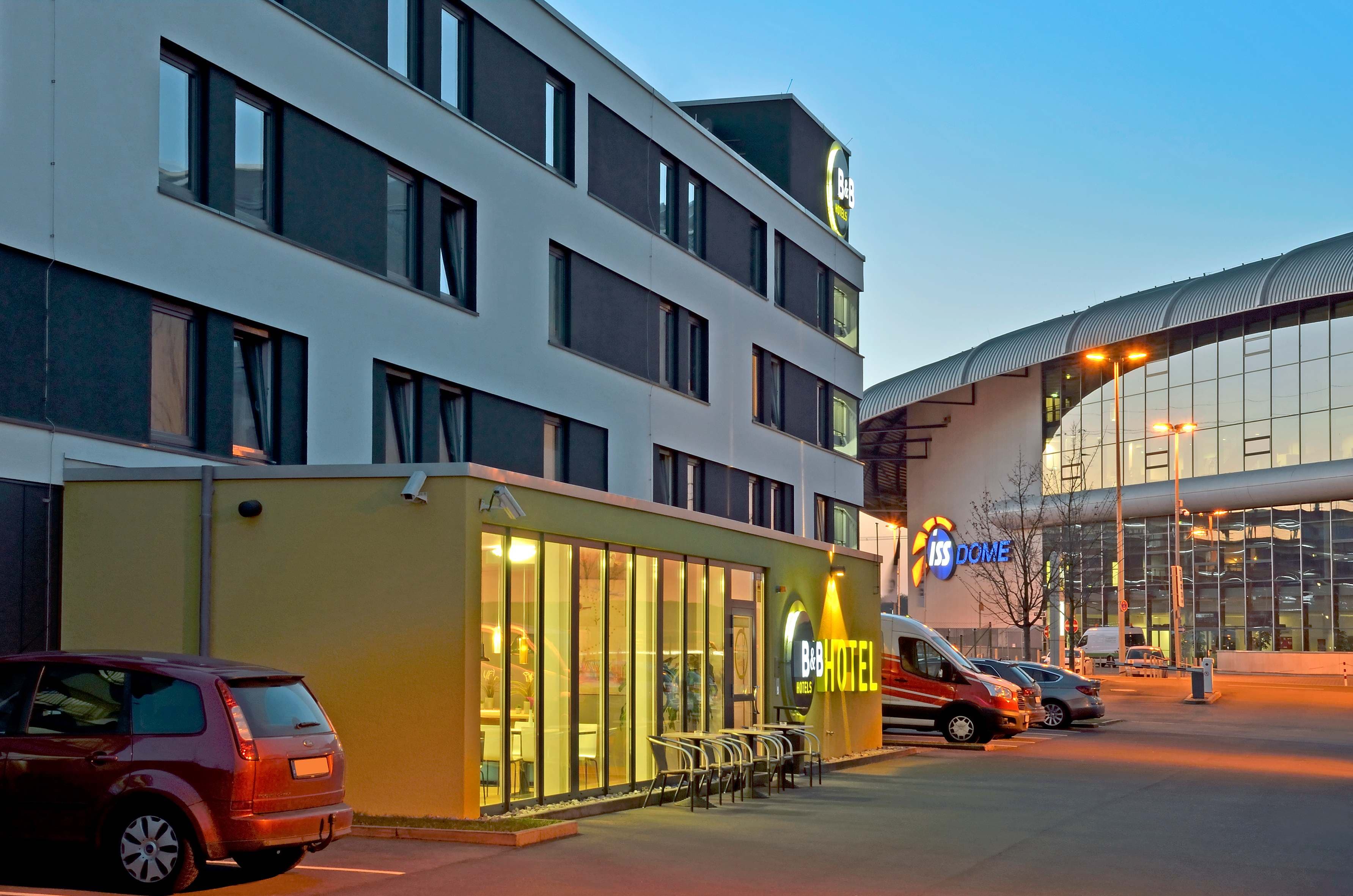 B&B Hotel Düsseldorf-Airport Ansicht 2