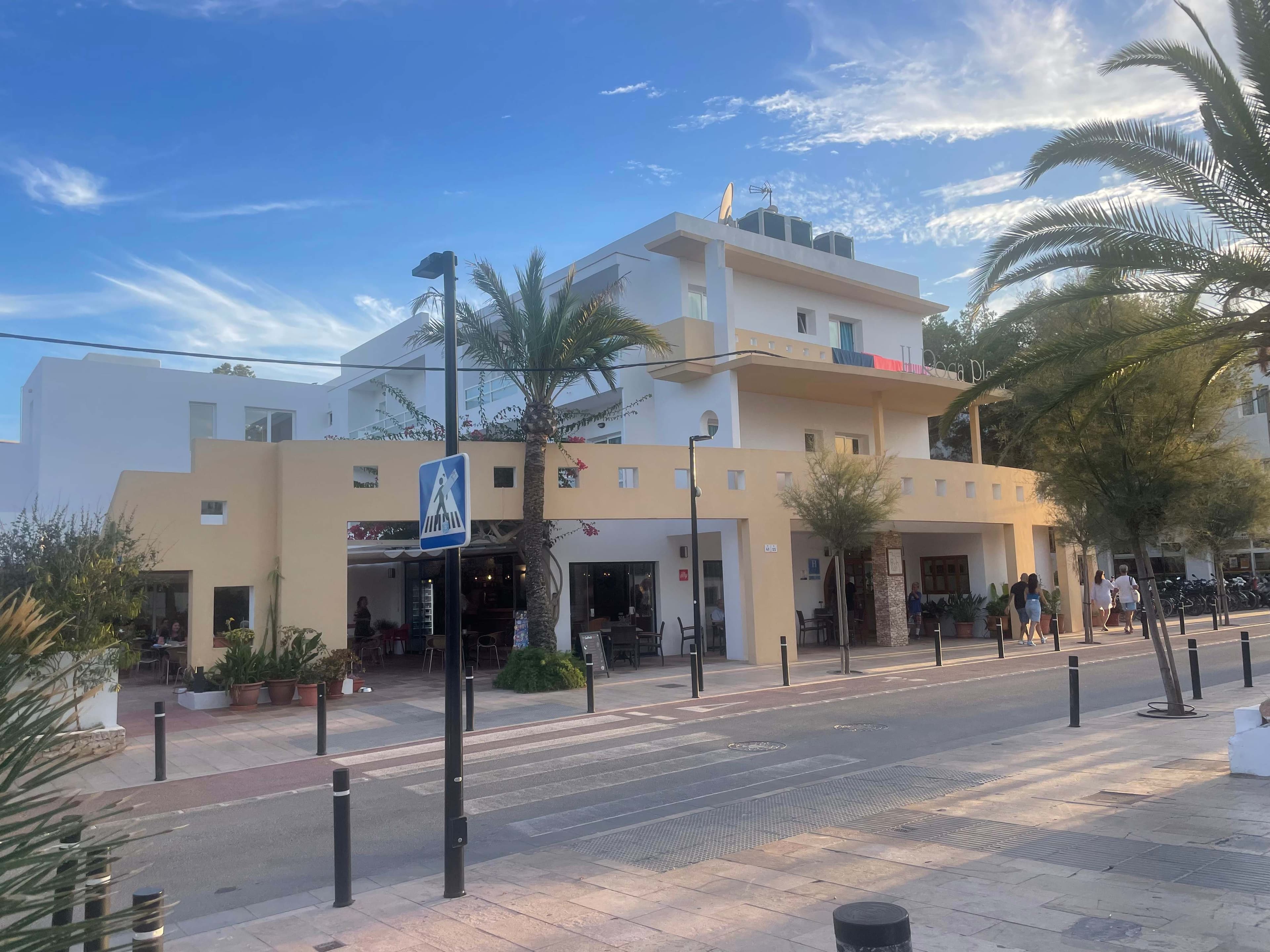 Hostal Roca Plana