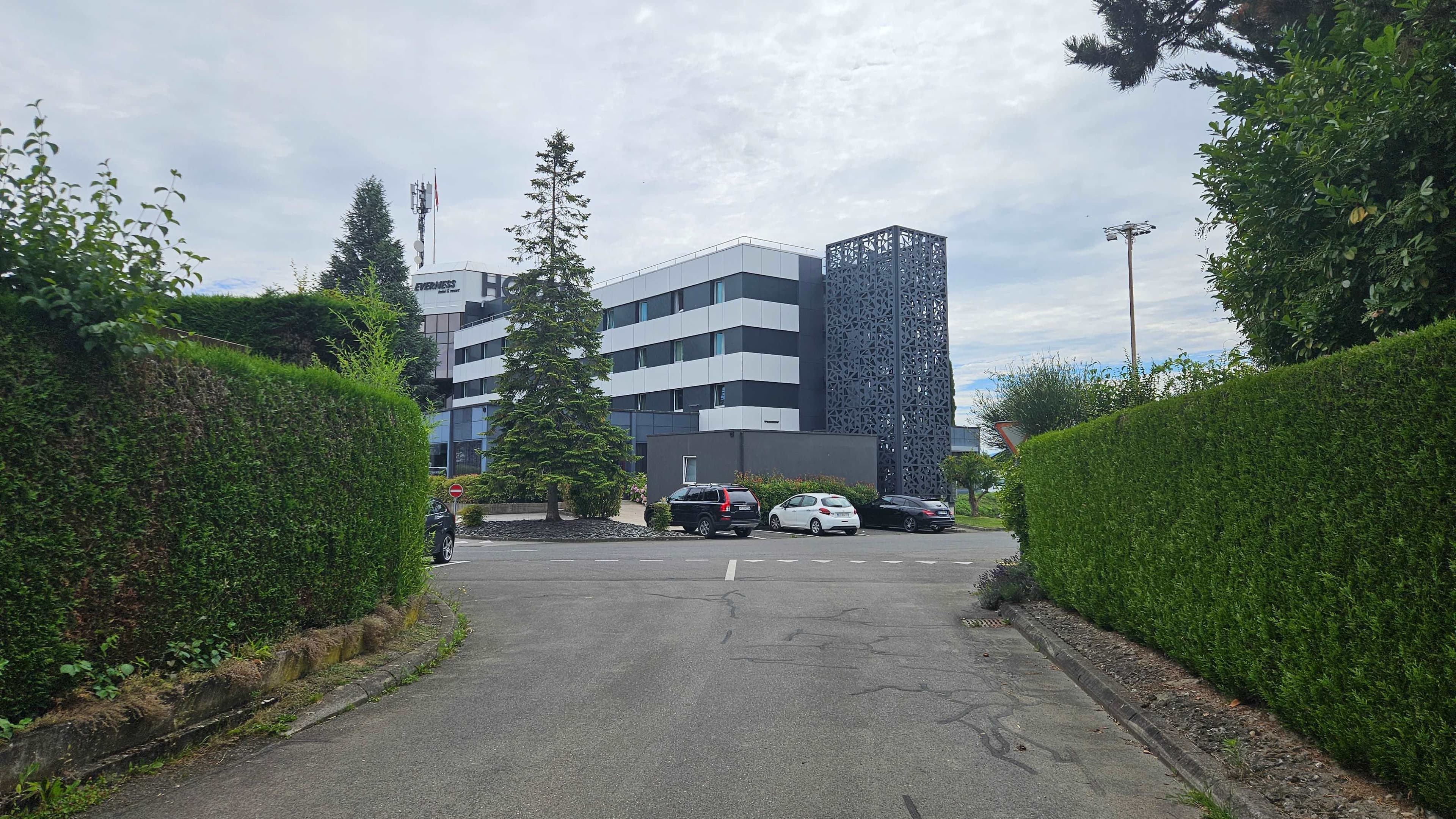 EVERNESS HOTEL & RESORT Ansicht 2