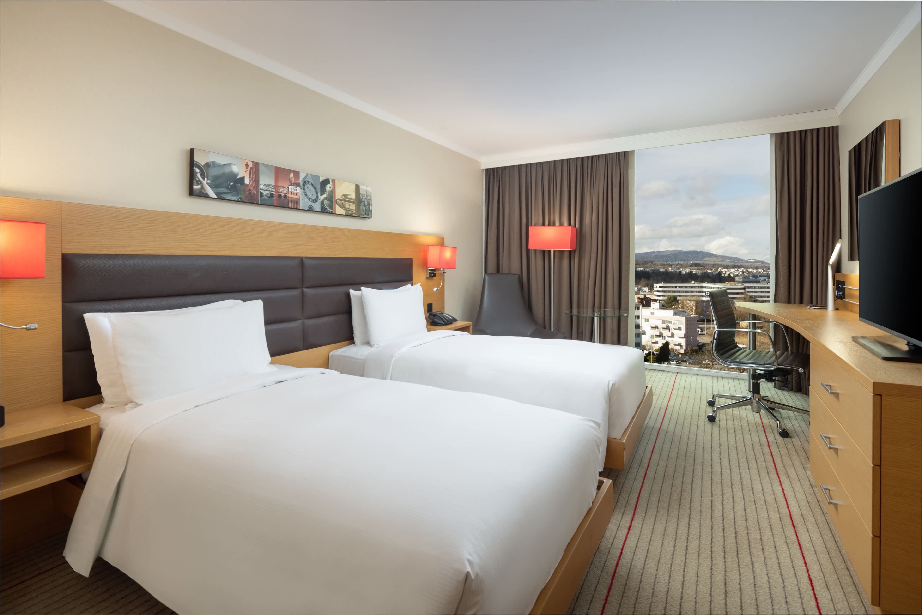 Hilton Zurich Airport Ansicht 3
