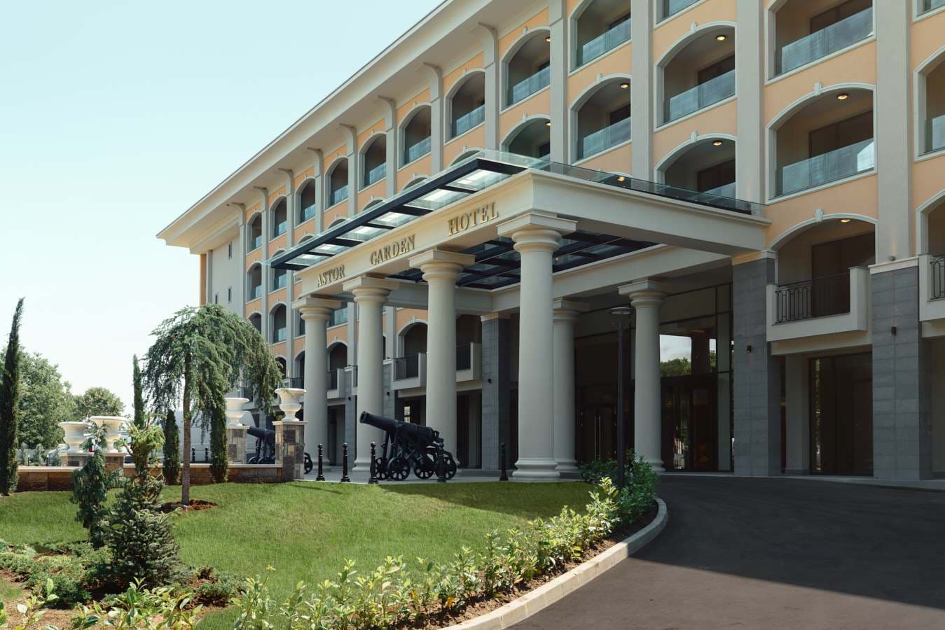 Astor Garden Hotel Ansicht 2