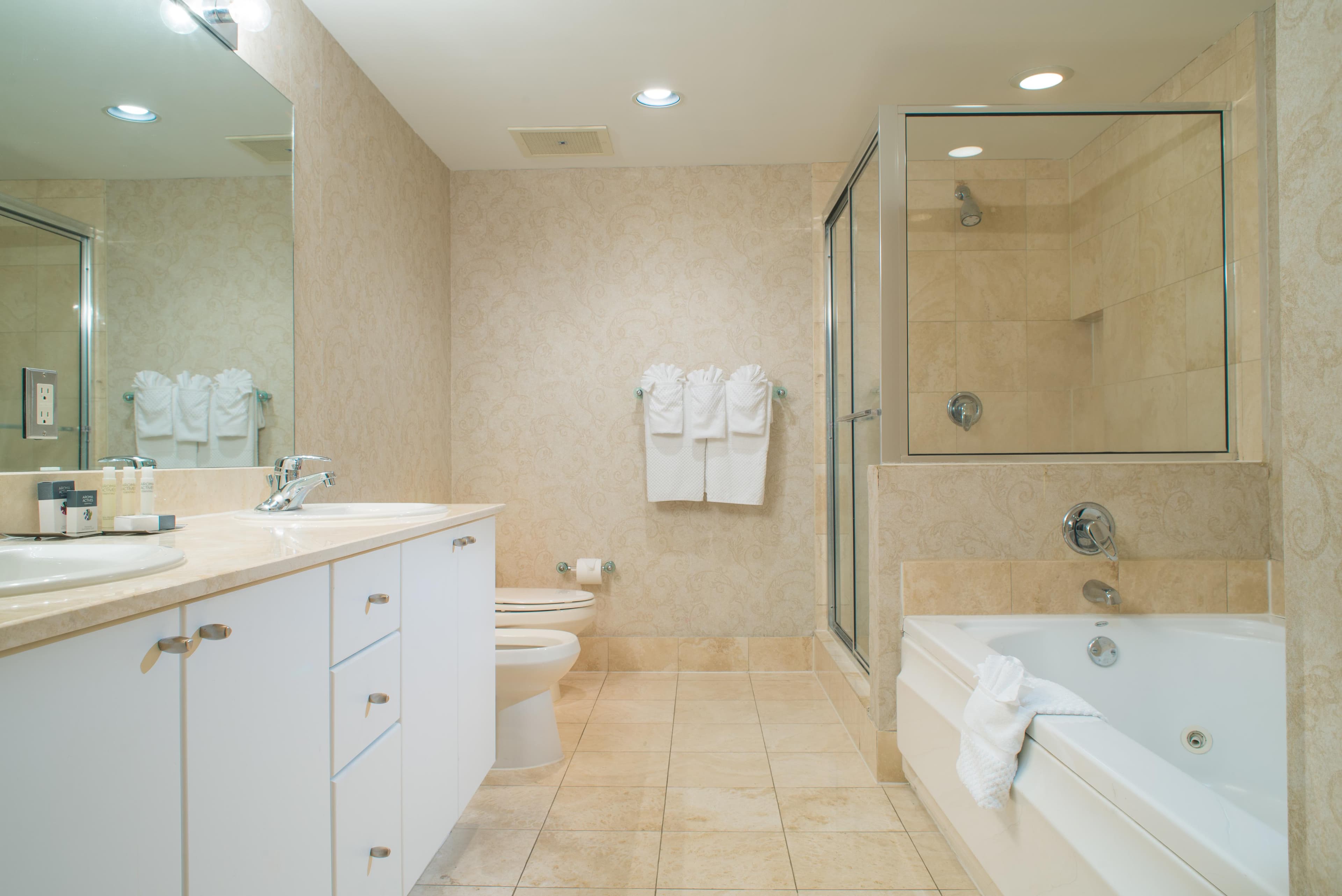 DoubleTree by Hilton Ocean Point Resort & Spa- North Miami Beach / Sunny Isles Beach Ansicht 6