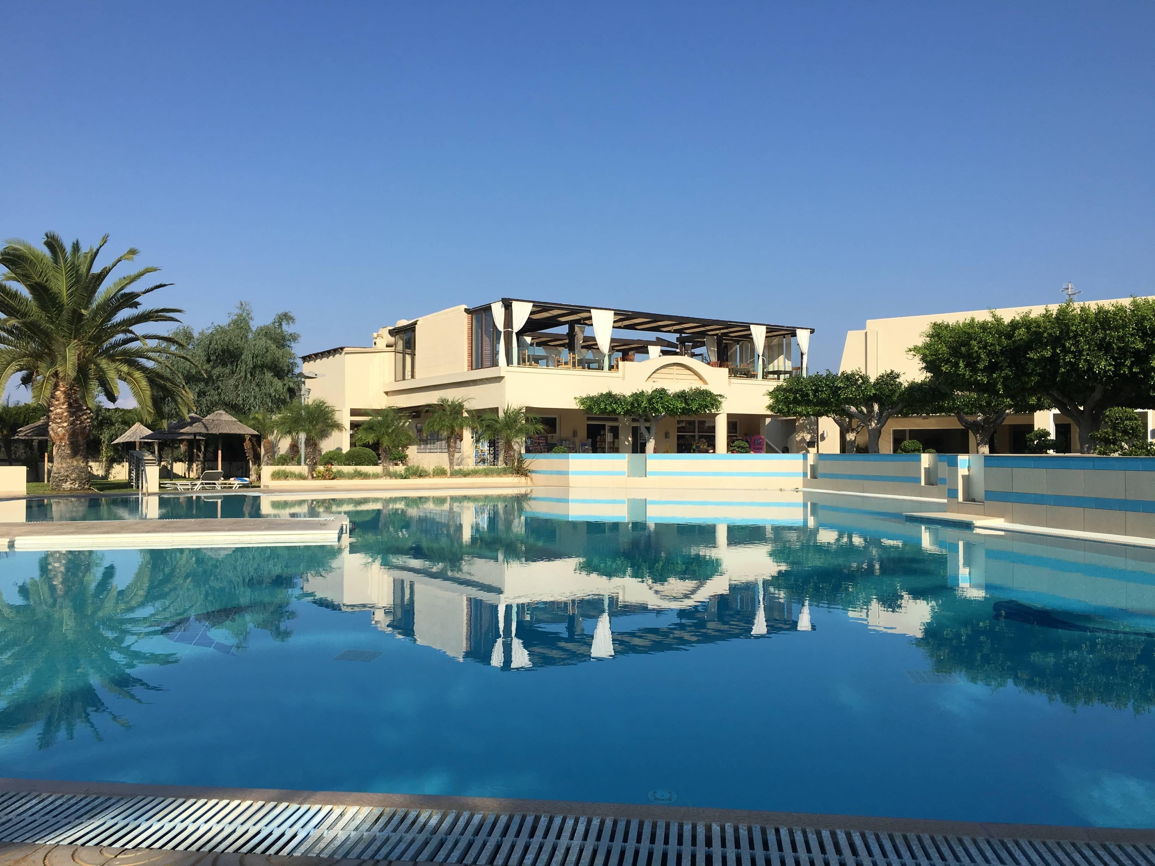Sandy Beach Hotel & Family Suites Ansicht 7