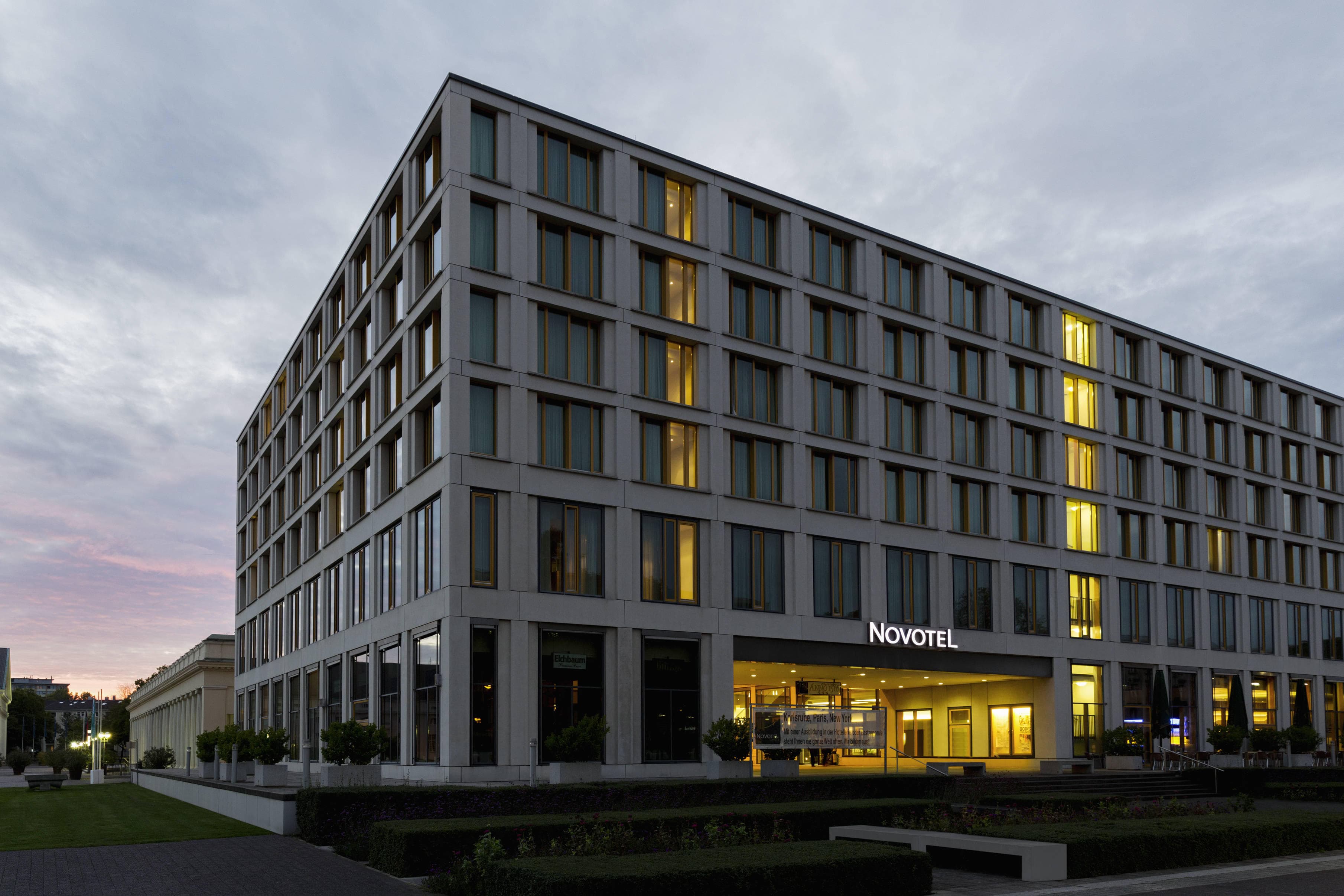 Hotel Novotel Karlsruhe City Ansicht 2
