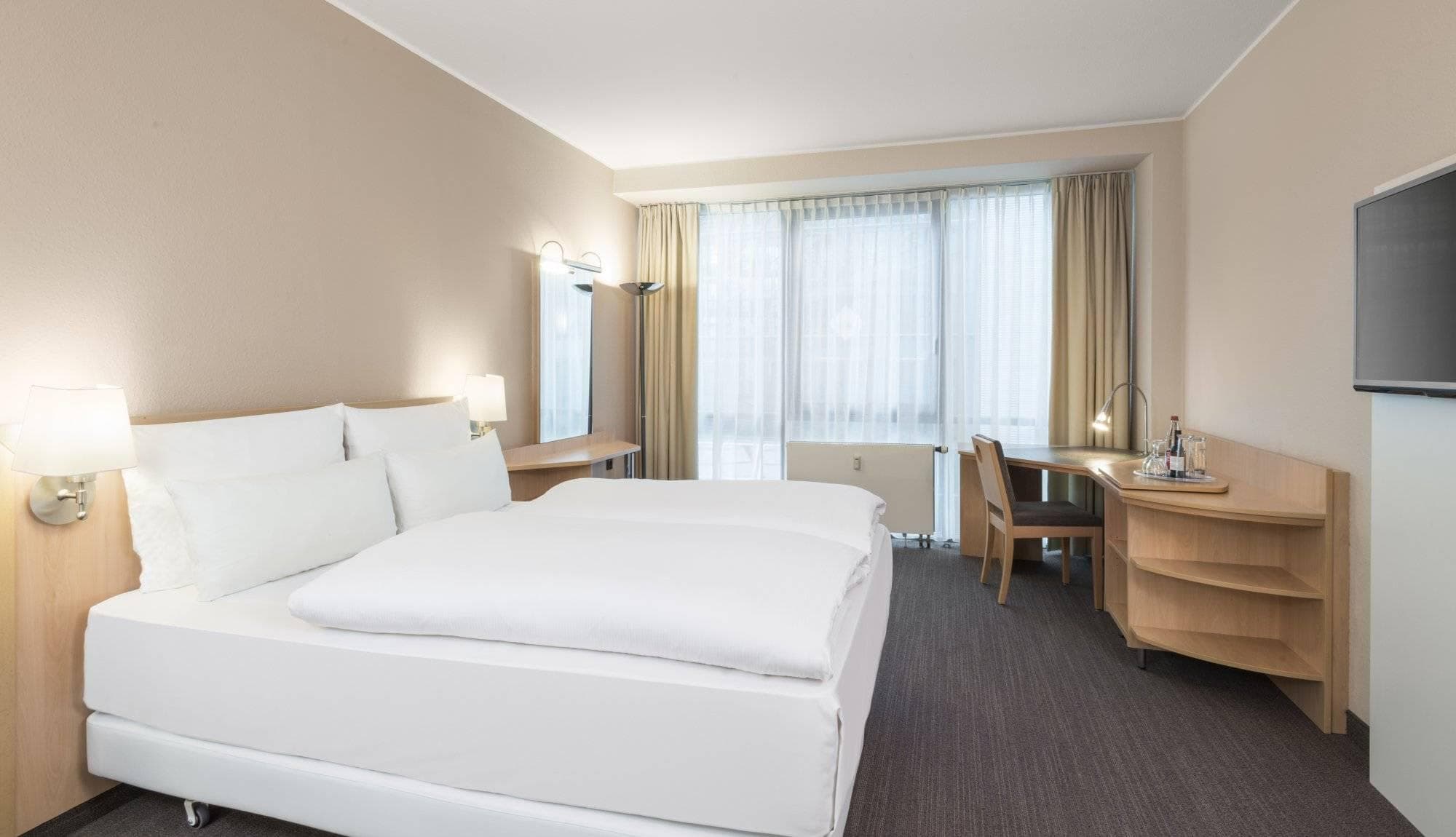 Hotel NH Düsseldorf City Ansicht 4