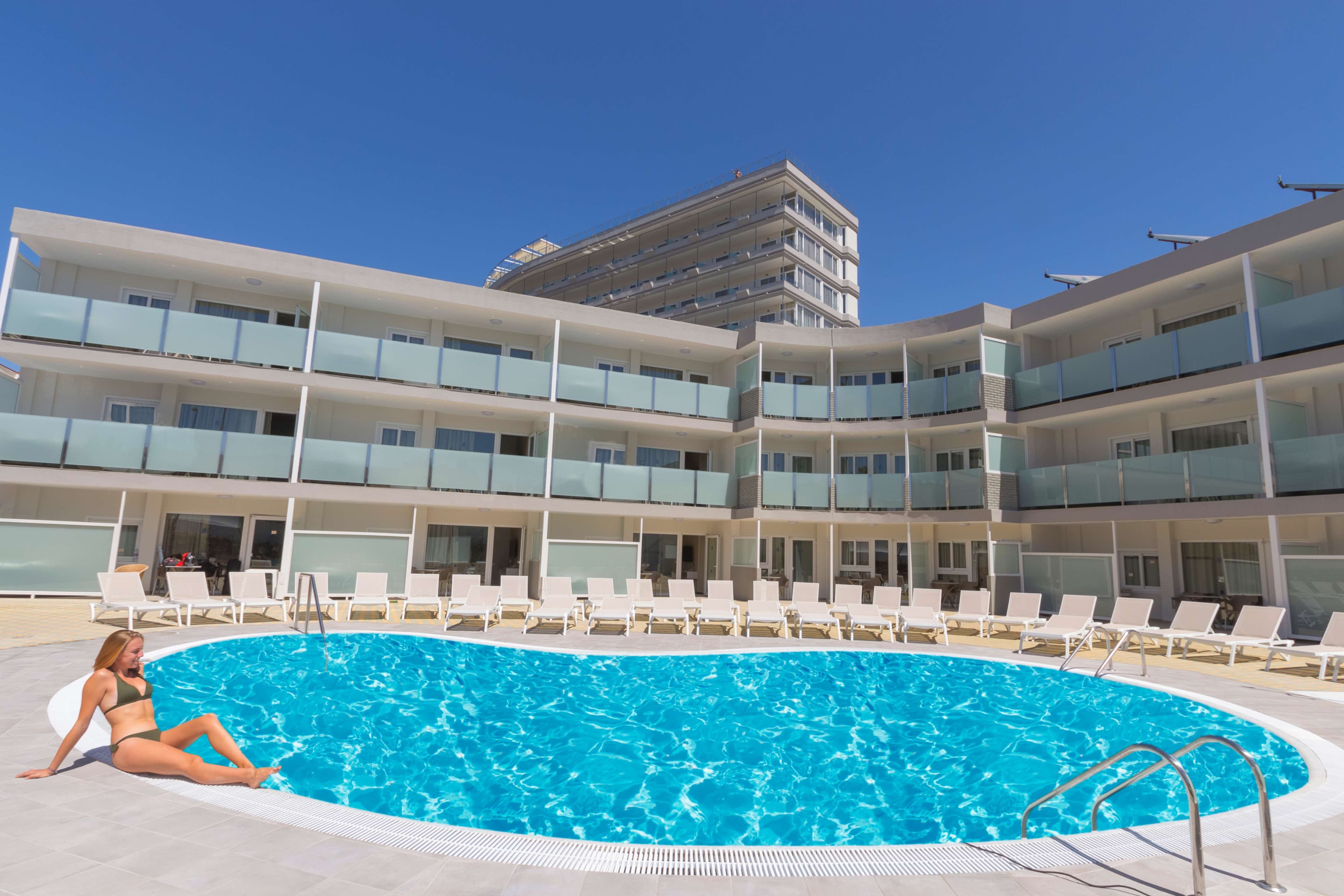 HL Suite Nardos Hotel