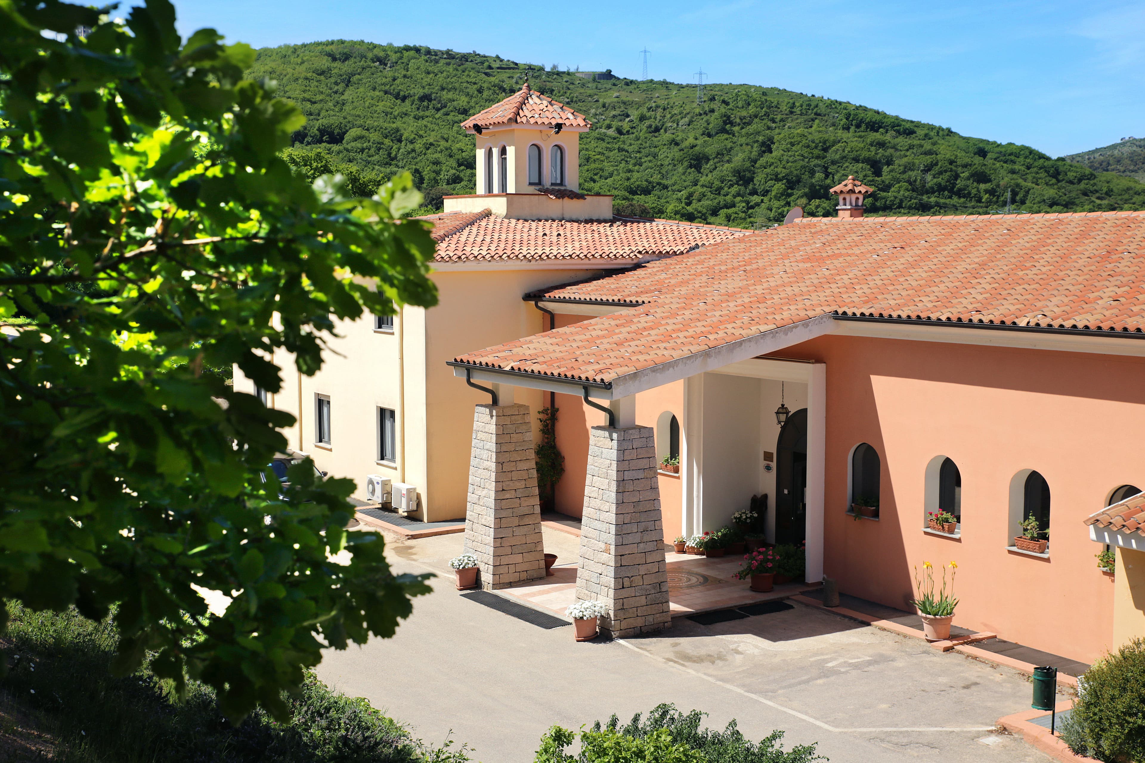 Hotel Pausania Inn Ansicht 3