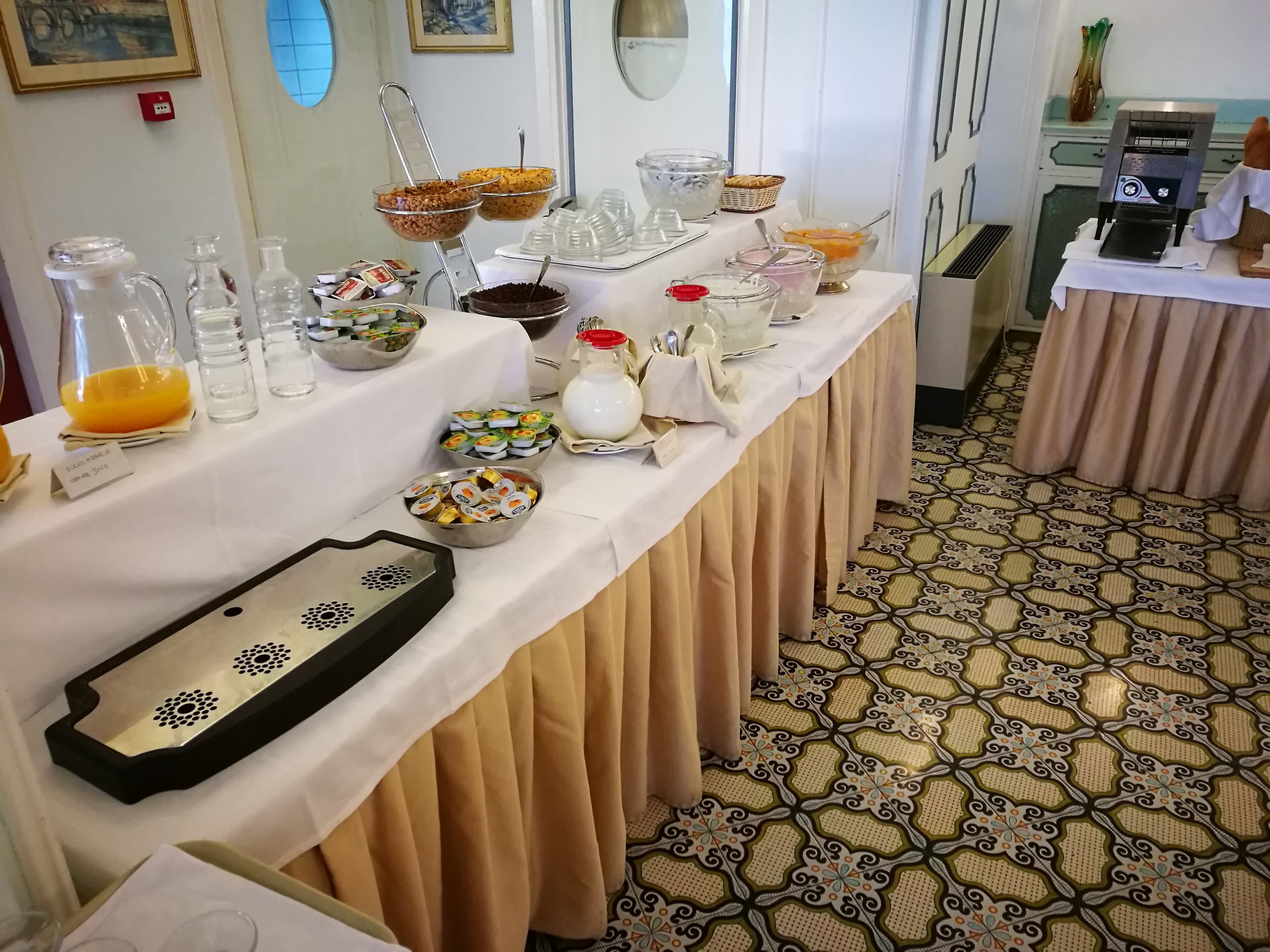 Grand Hotel Excelsior Ansicht 9