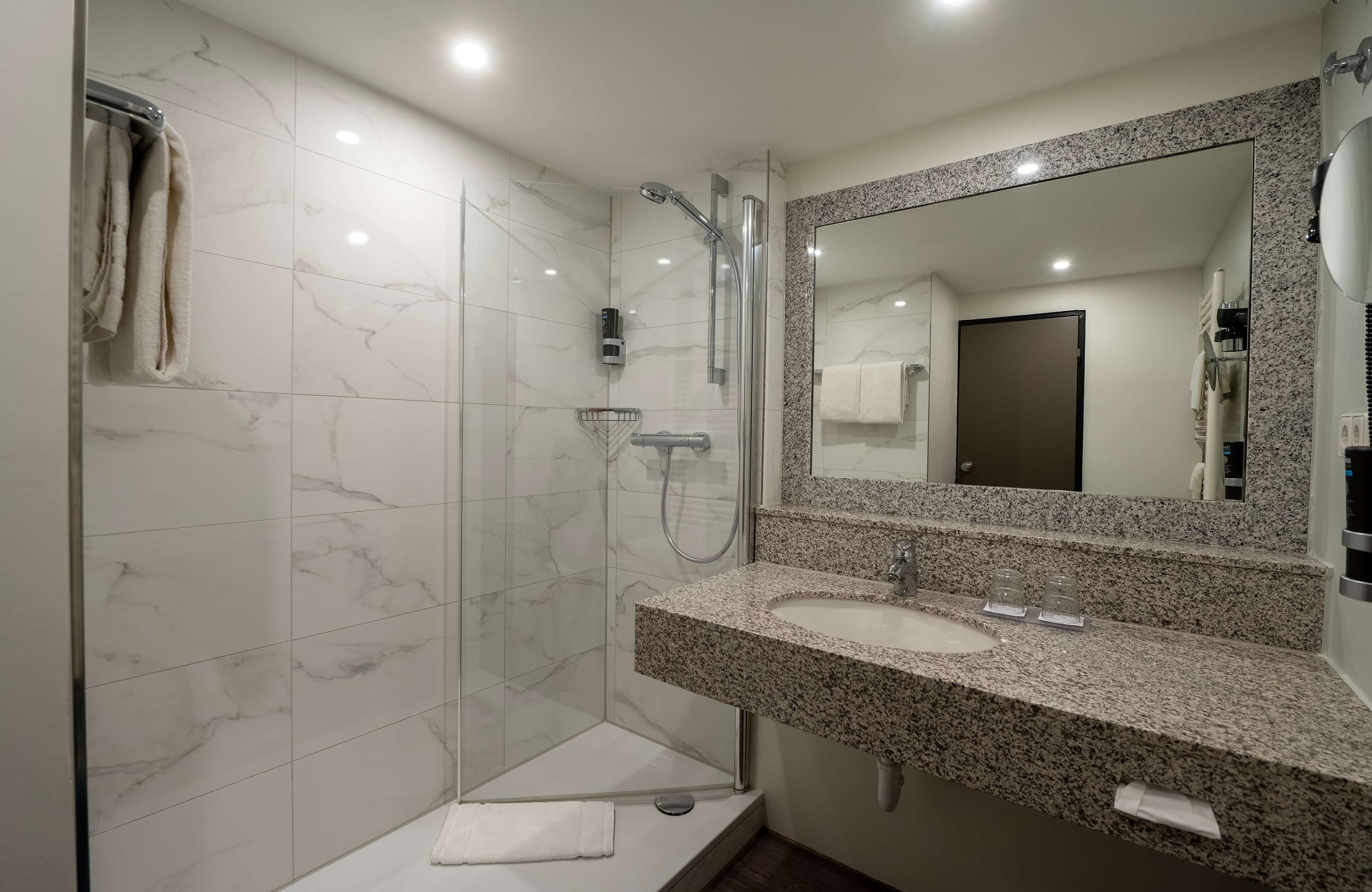 Leonardo Hotel Hannover Ansicht 6