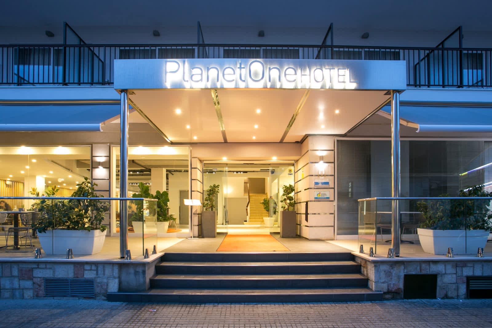 PlanetOneHotel Ansicht 2