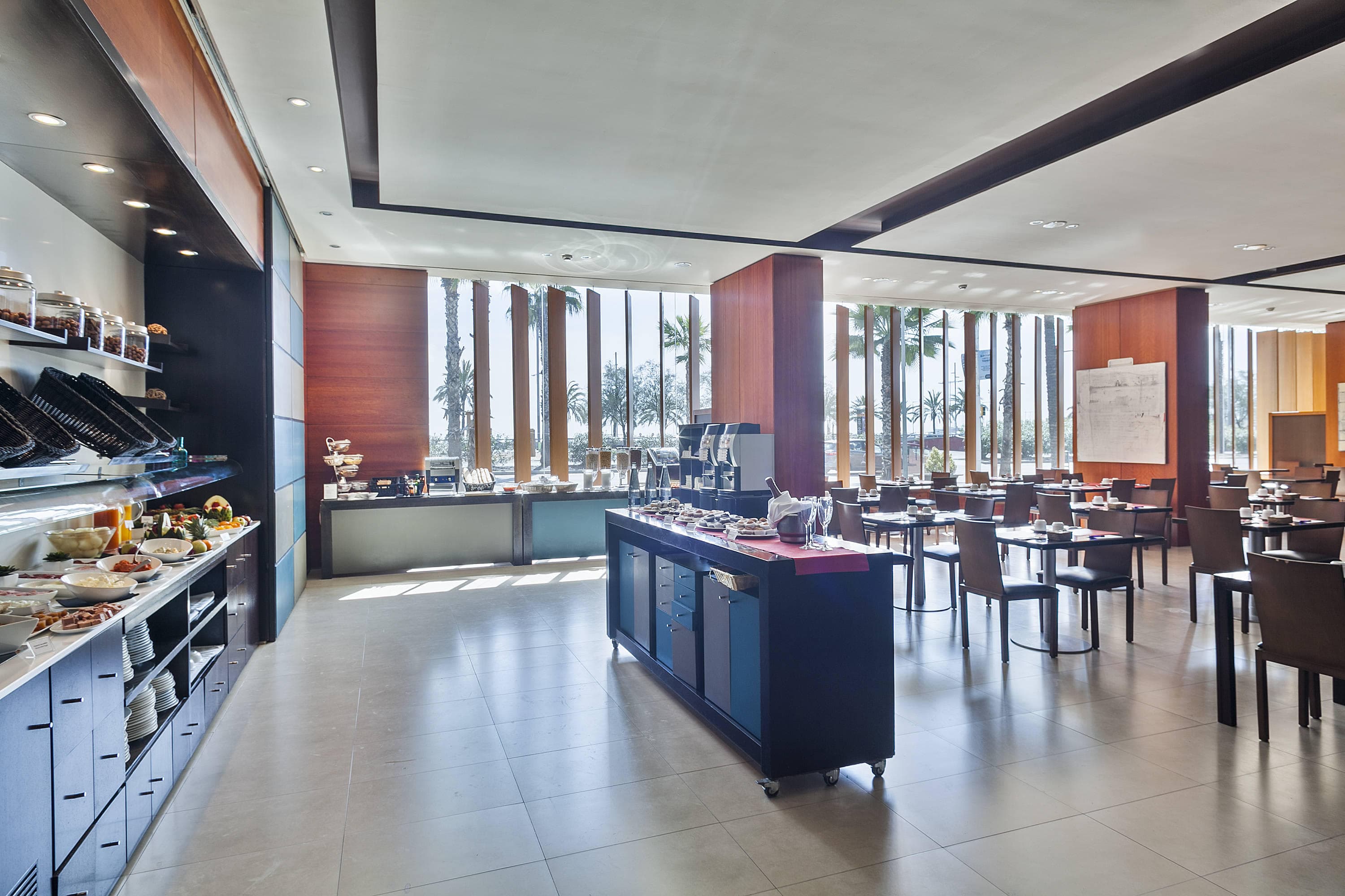 Hotel Front Maritim Ansicht 8