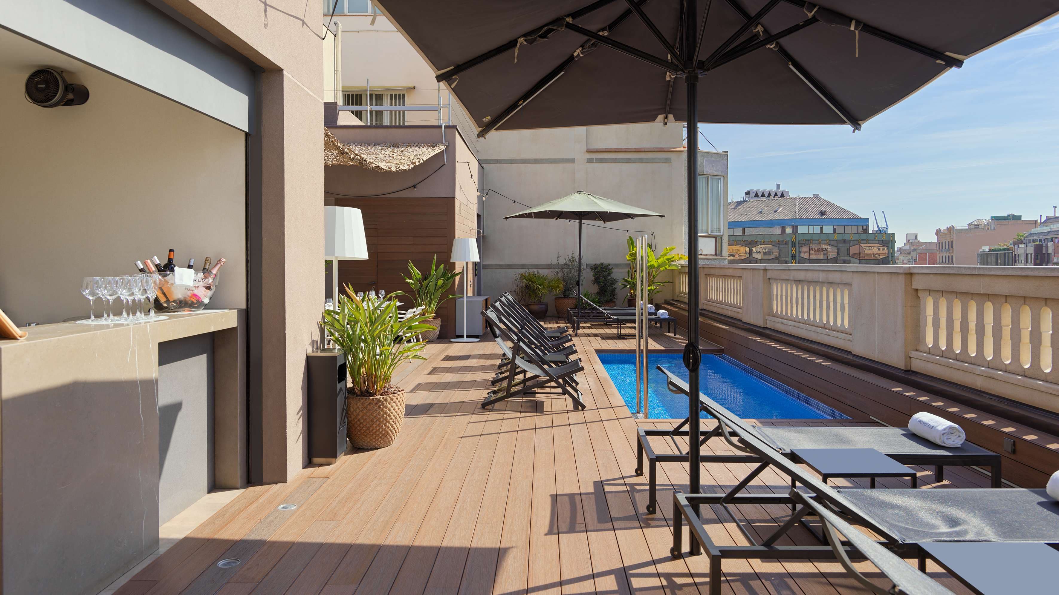 H10 Urquinaona Plaza Ansicht 8