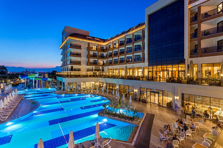 Glamour Resort & Spa