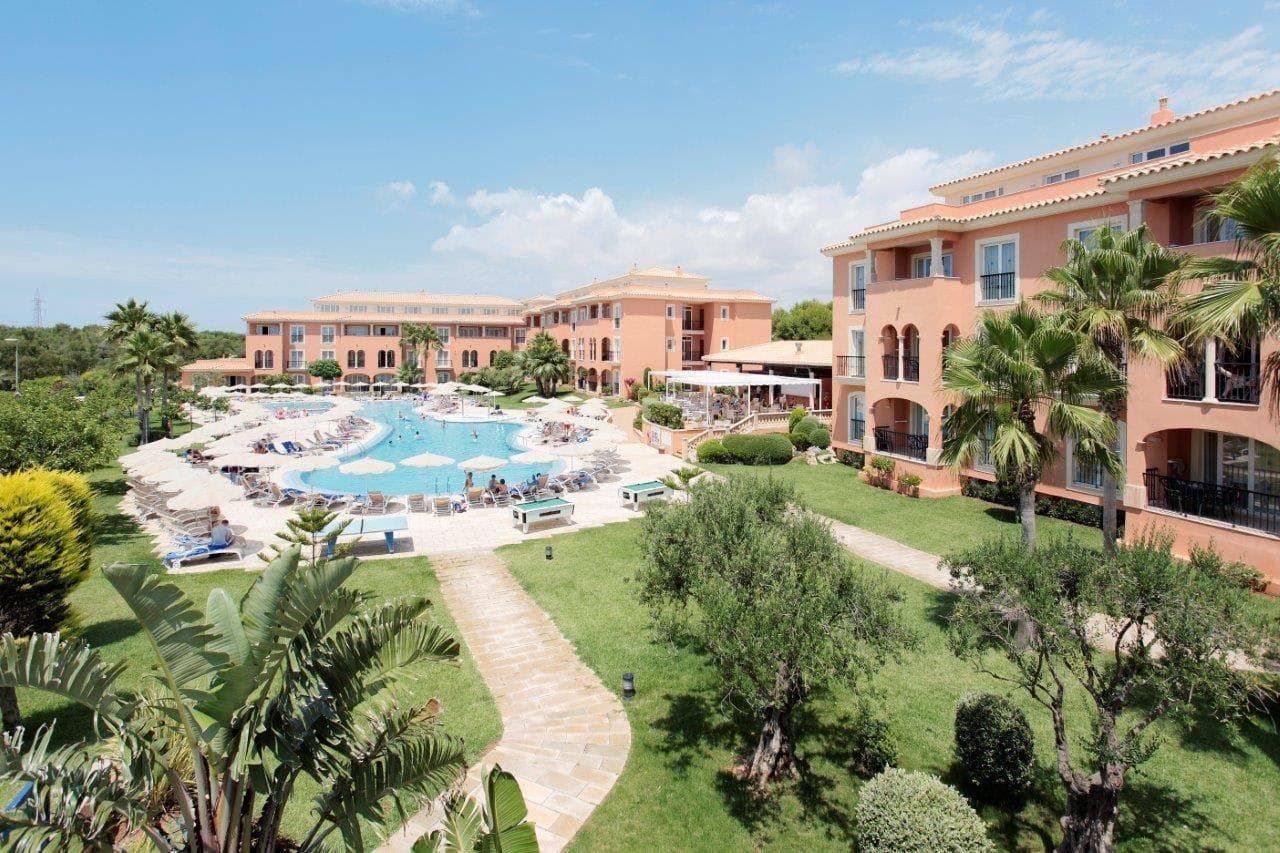 Grupotel Macarella Suites and Spa Ansicht 8